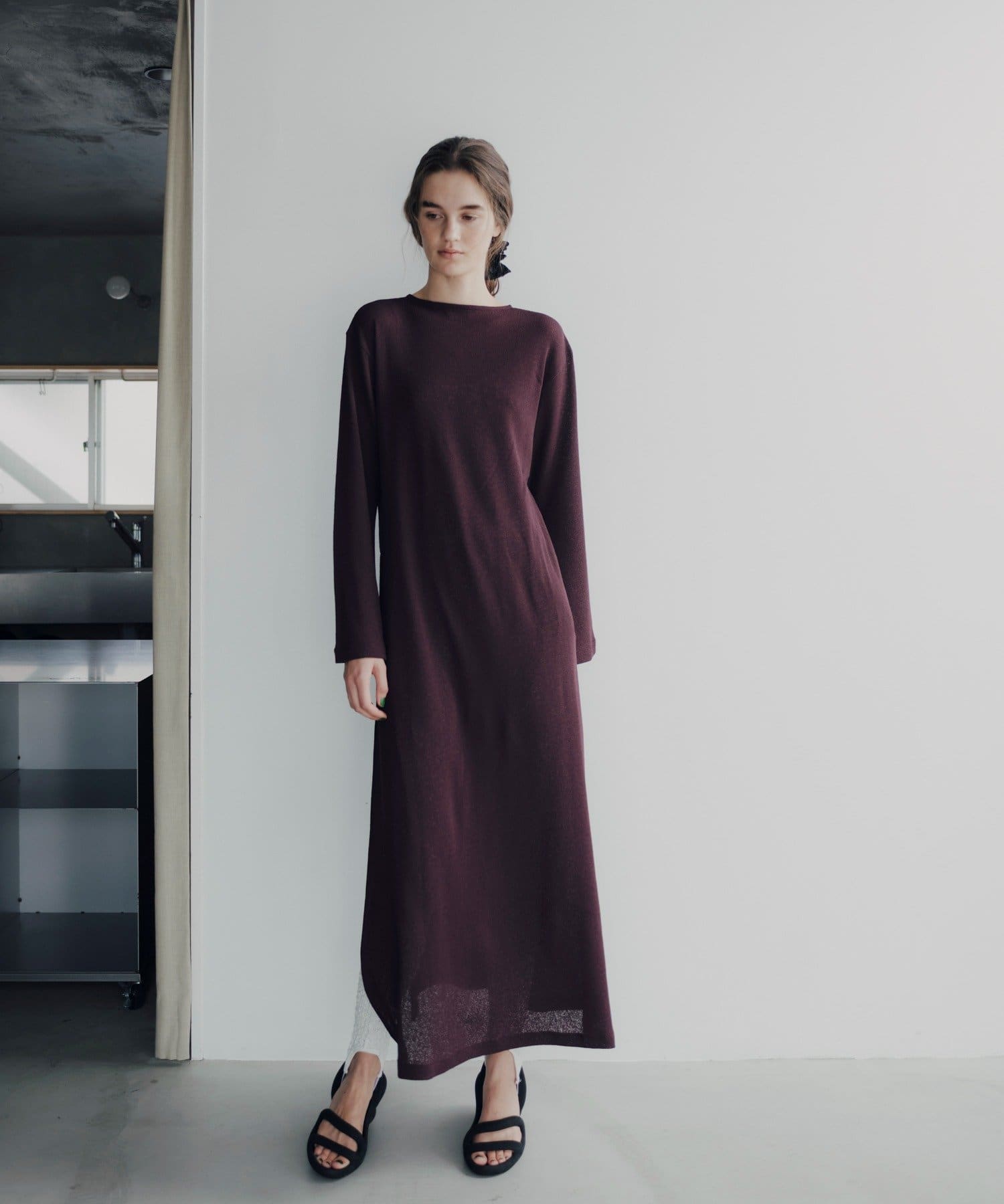 Pasterip(パセリ) Waffle slit V-neck dress