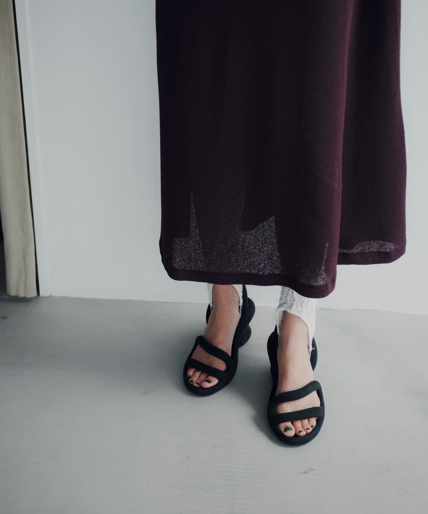 Pasterip(パセリ) Waffle slit V-neck dress