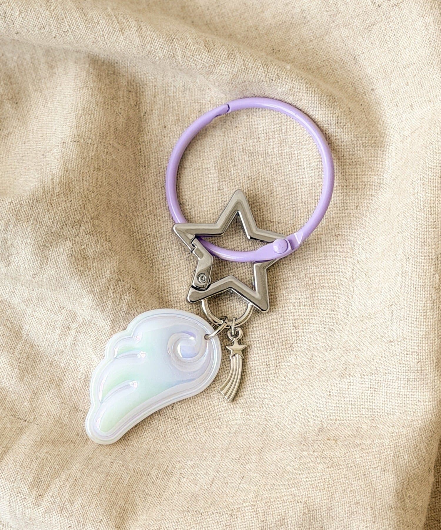 3COINS(スリーコインズ) リングカラビナ羽チャーム