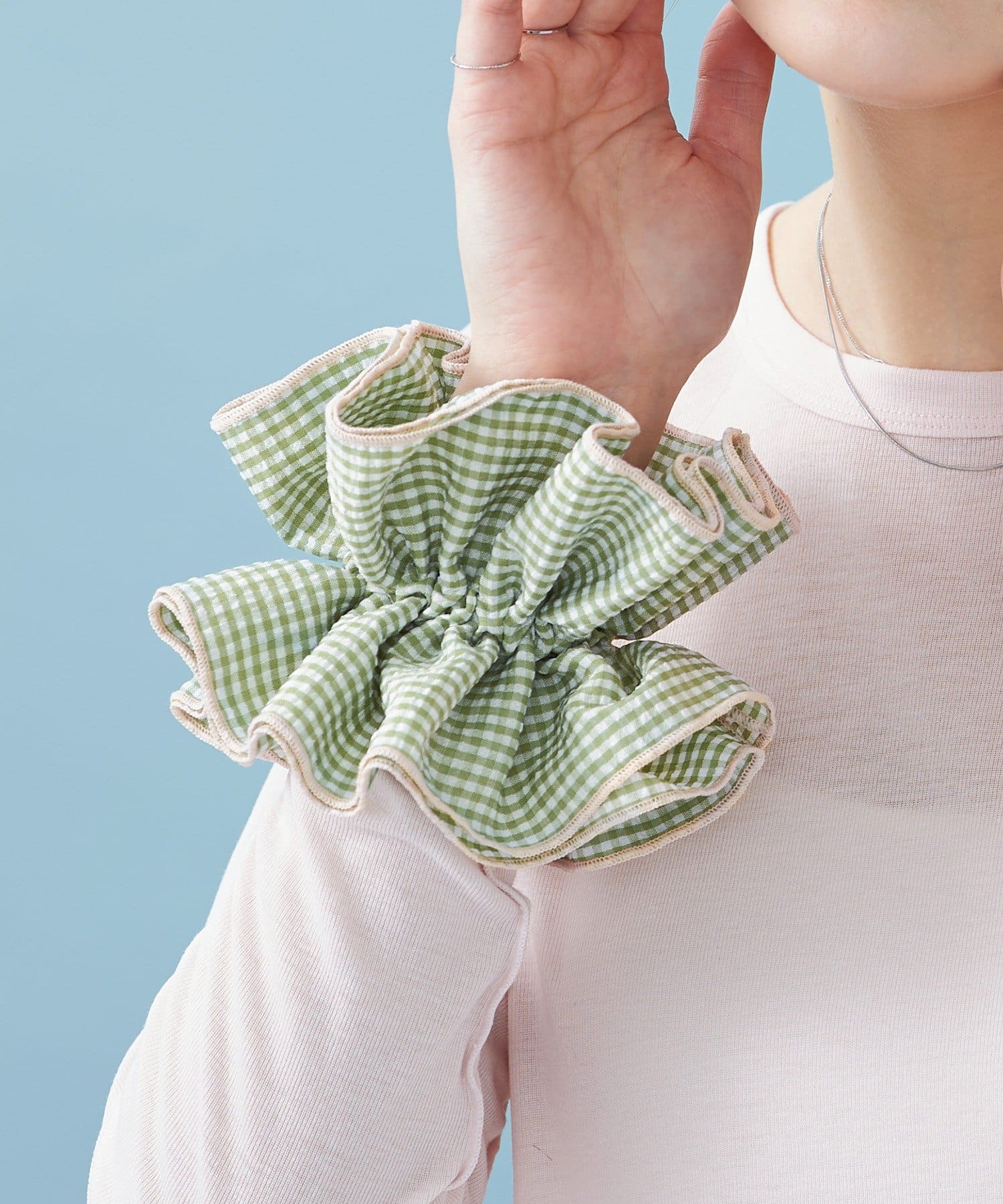 3COINS(スリーコインズ) ギンガムチェックバイカラーシュシュ