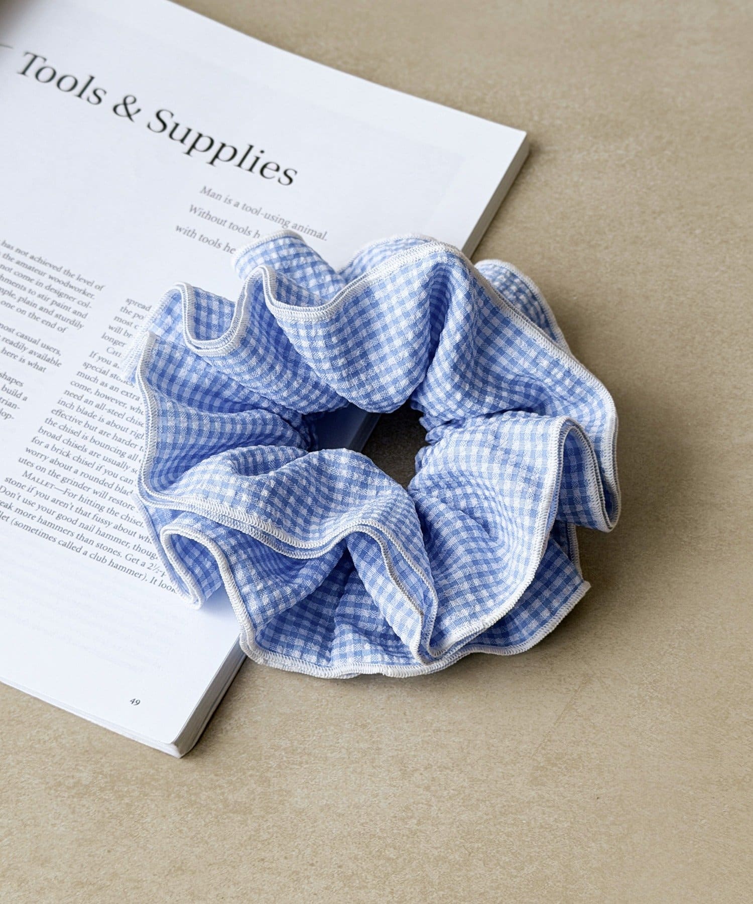 3COINS(スリーコインズ) ギンガムチェックバイカラーシュシュ