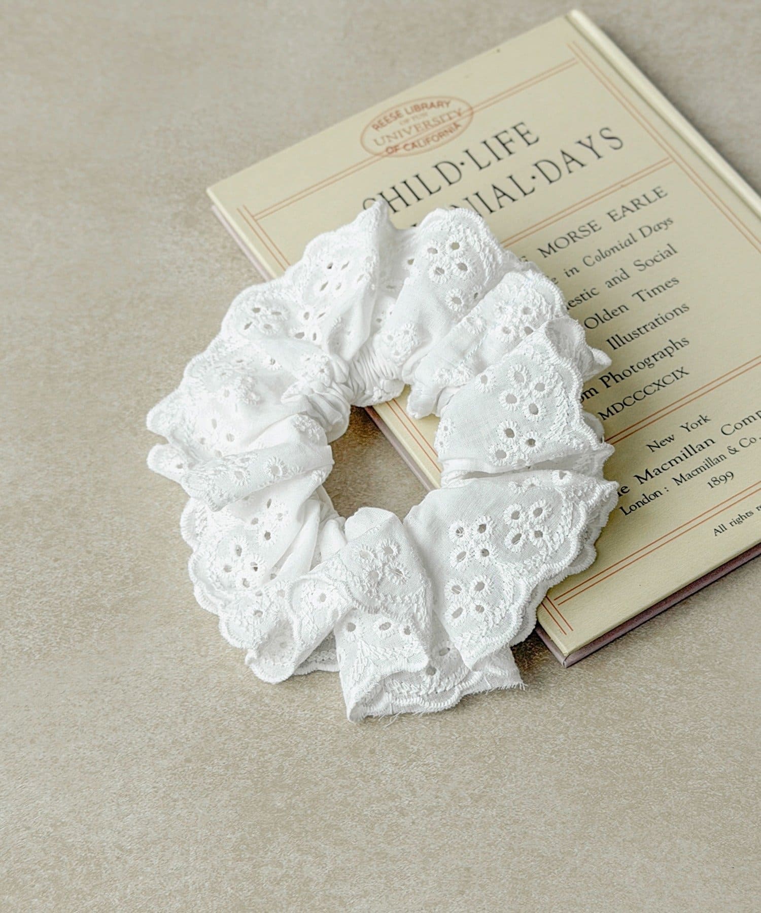 3COINS(スリーコインズ) レースシュシュ