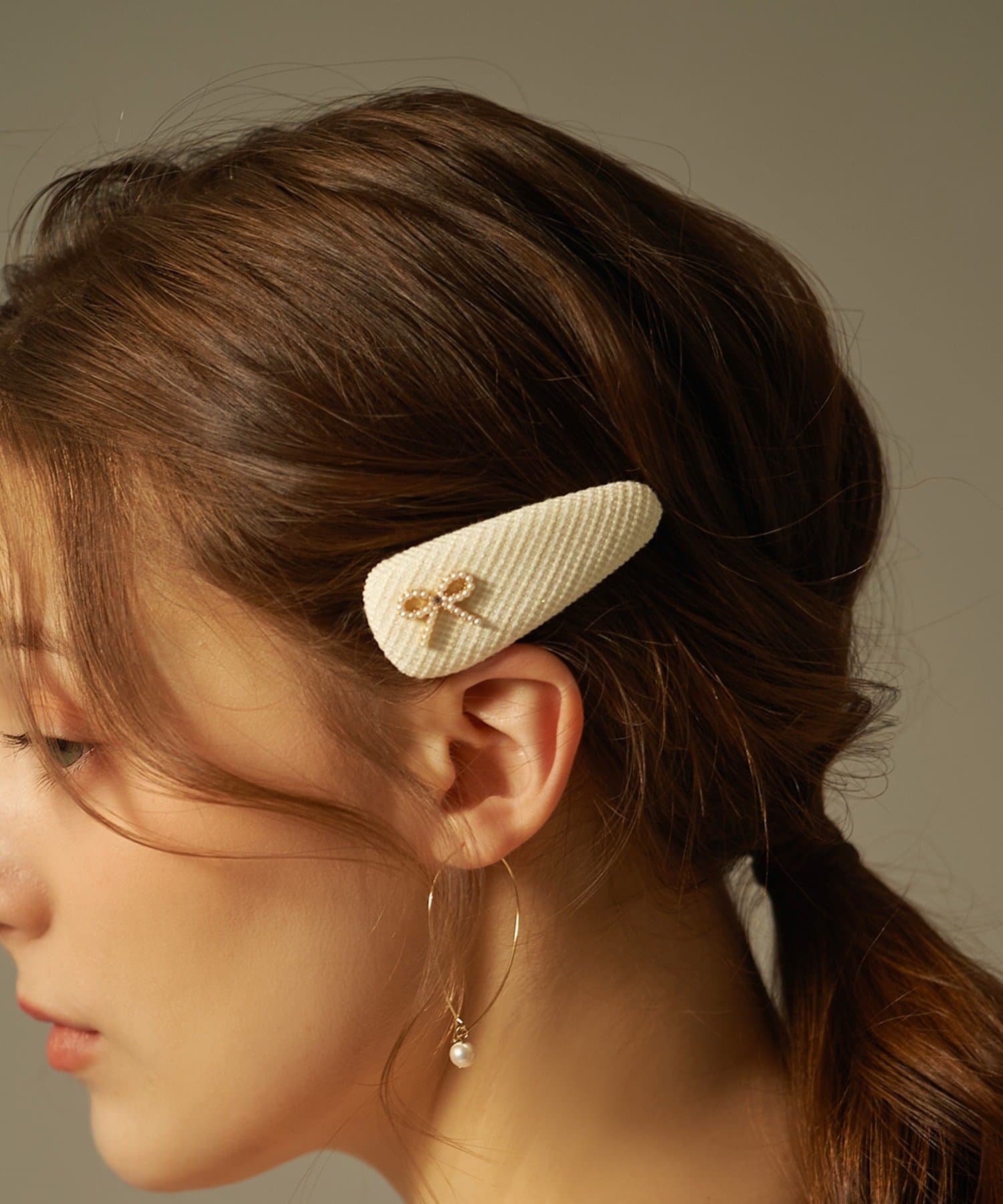 3COINS(スリーコインズ) リボン付ツイードパッチンピン2個セット