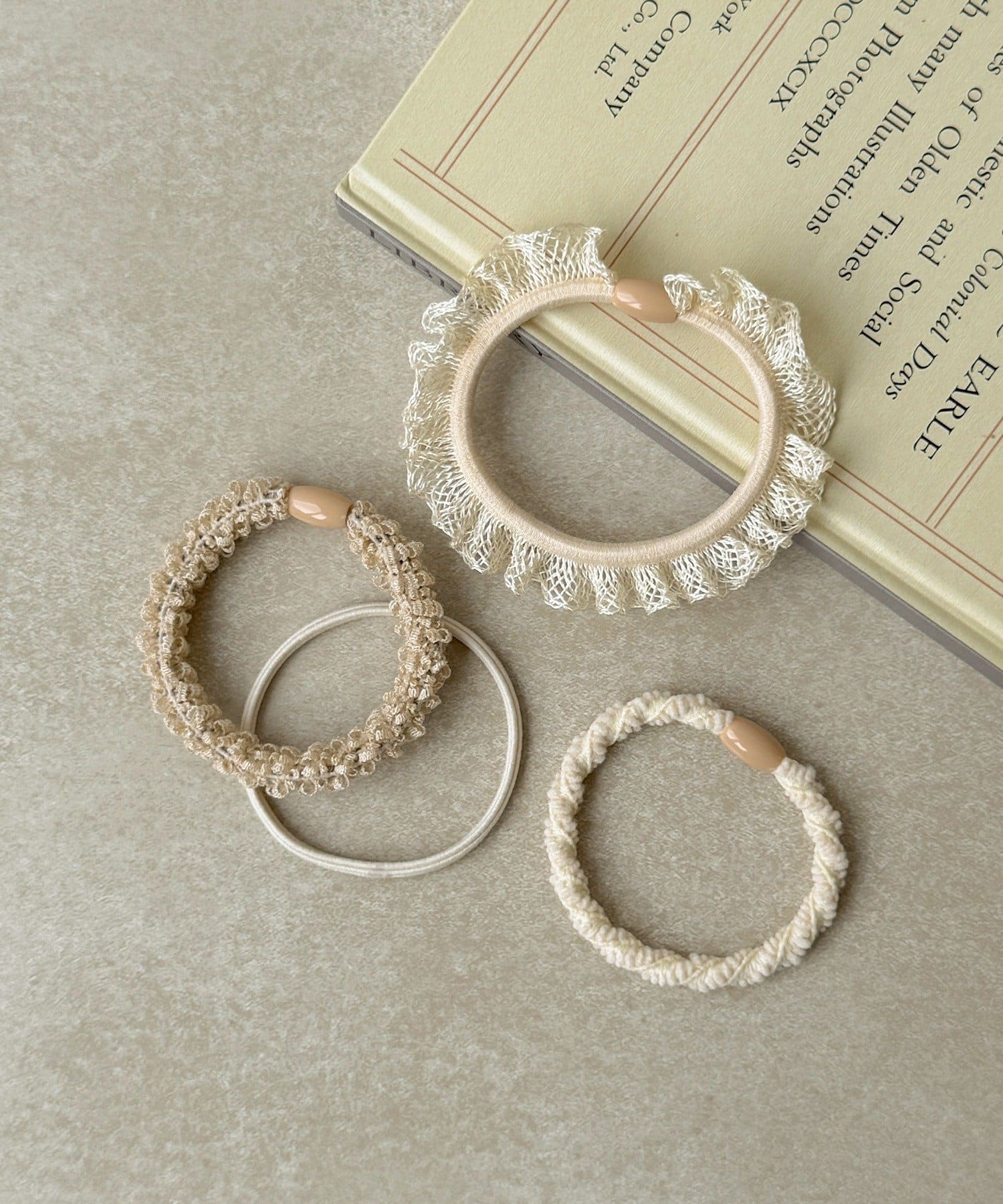 3COINS(スリーコインズ) フリルポニー4個セット