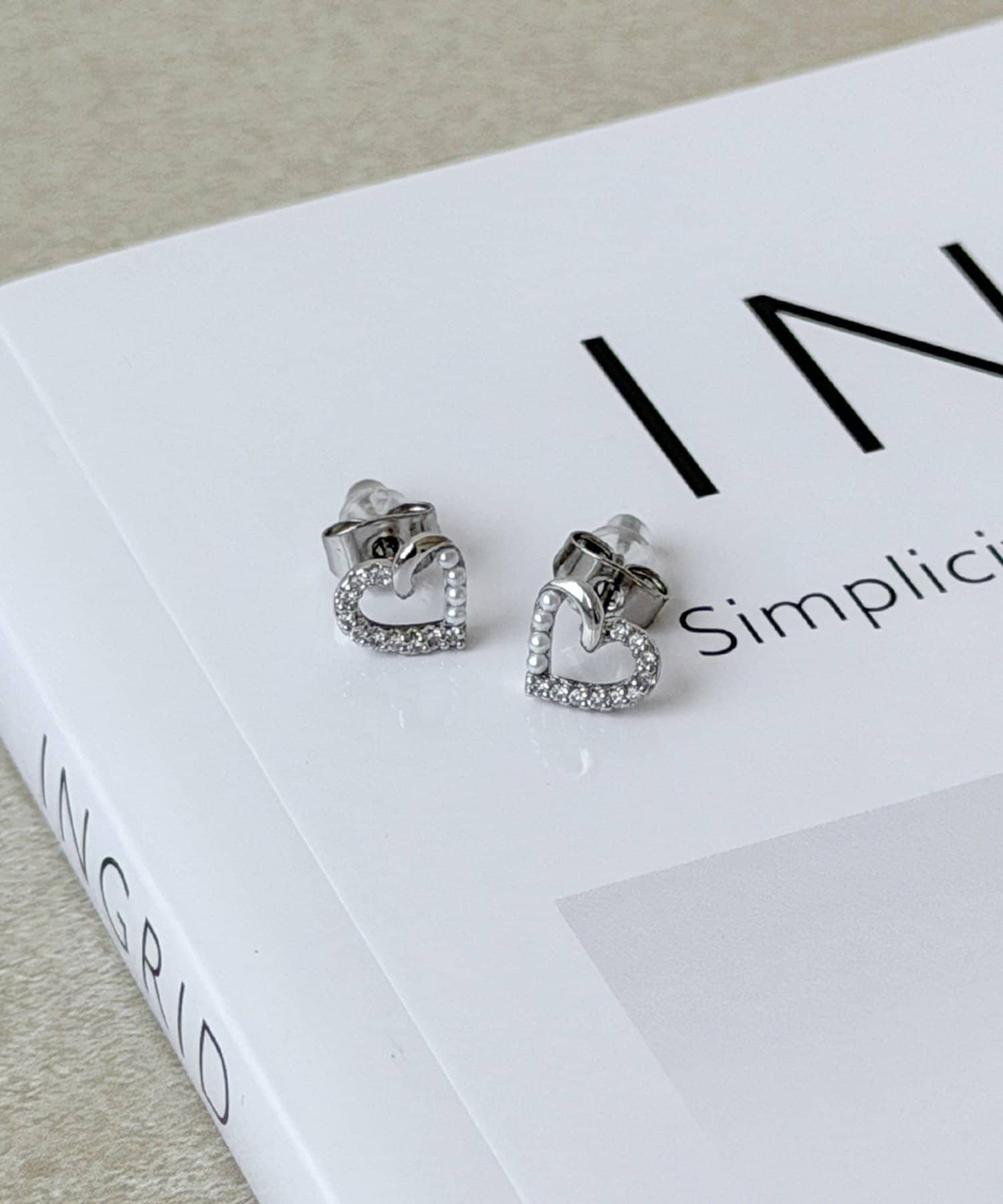 3COINS(スリーコインズ) ラインハートピアス