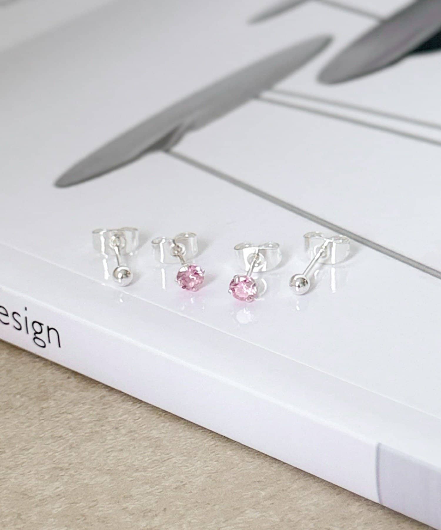 3COINS(スリーコインズ) メタルガラスピアス4個セット