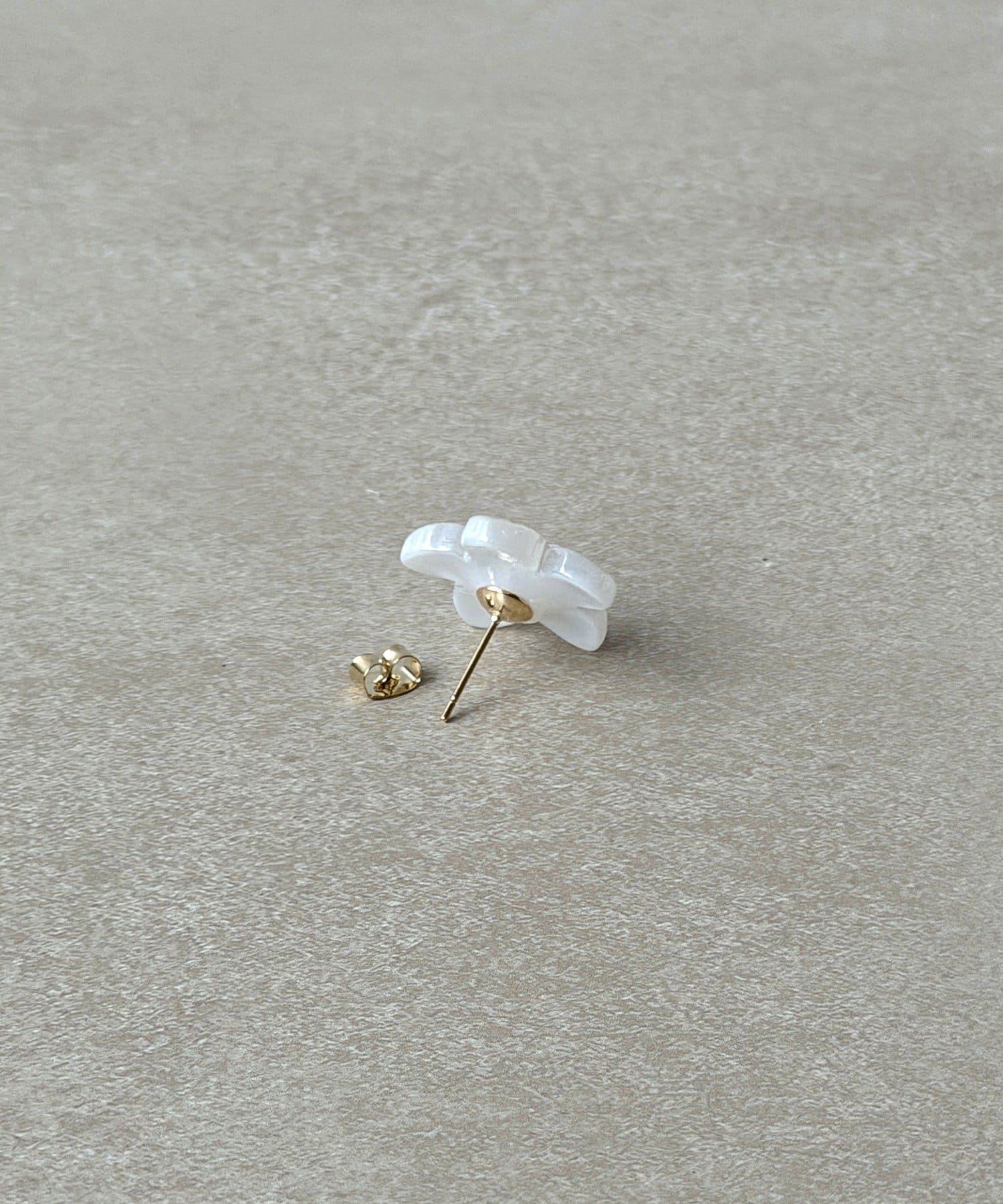 3COINS(スリーコインズ) クリアフラワーピアス