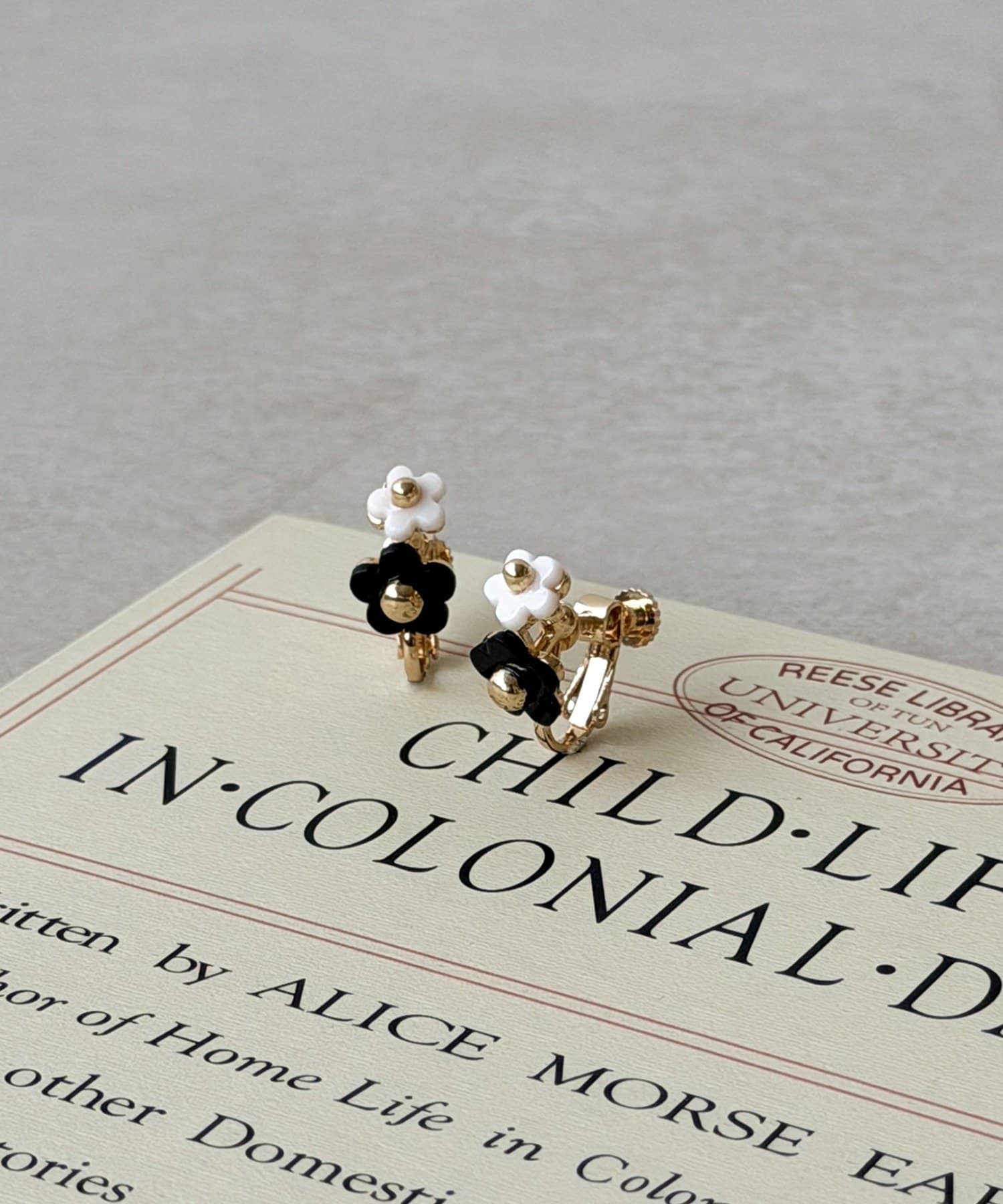 3COINS(スリーコインズ) フラワーフラワーイヤリング