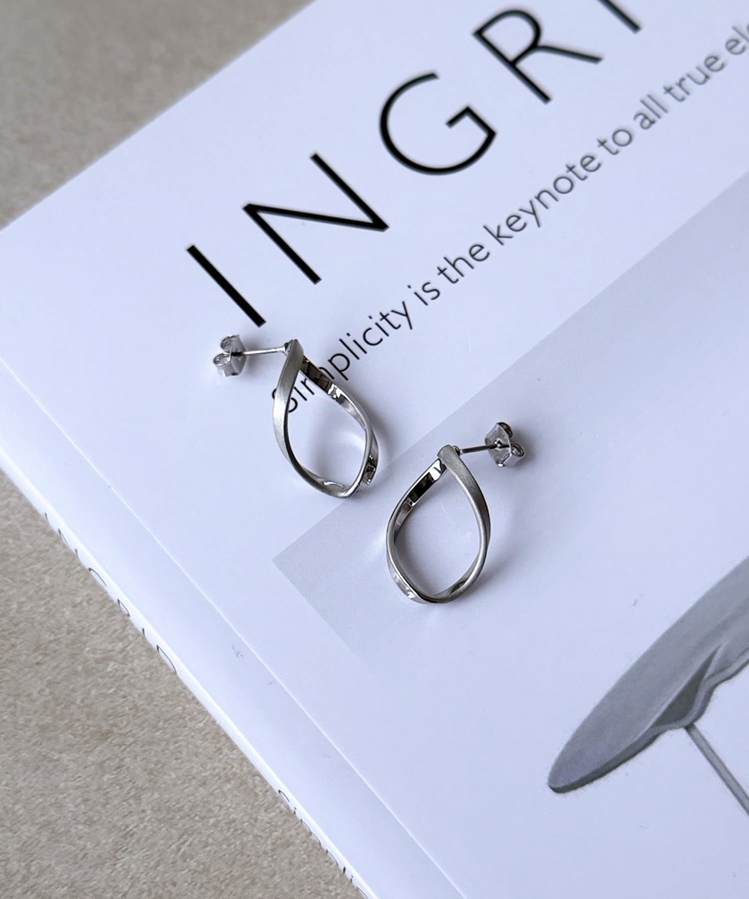 3COINS(スリーコインズ) メタルデザインピアス