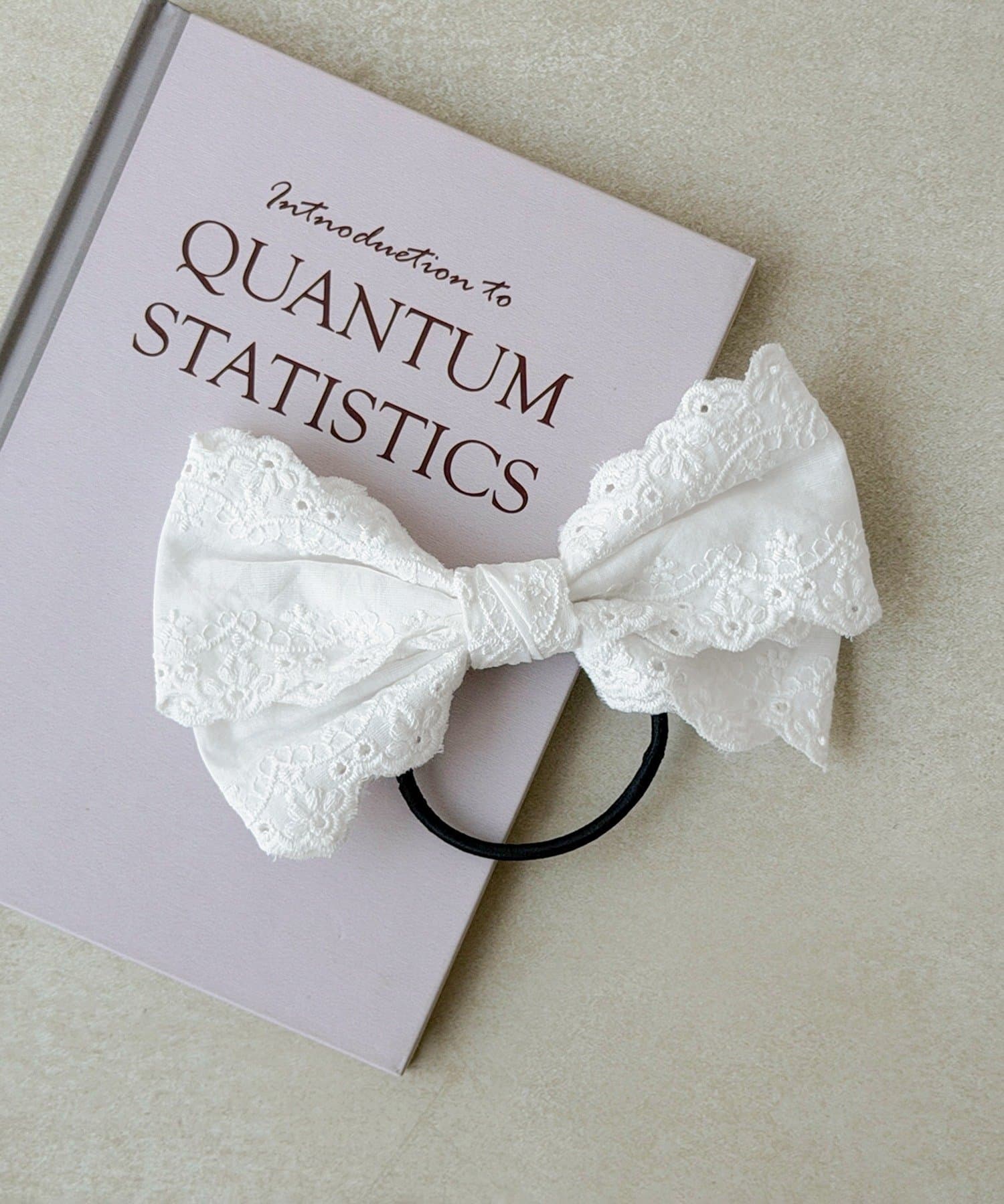 3COINS(スリーコインズ) コットンレースリボンポニー