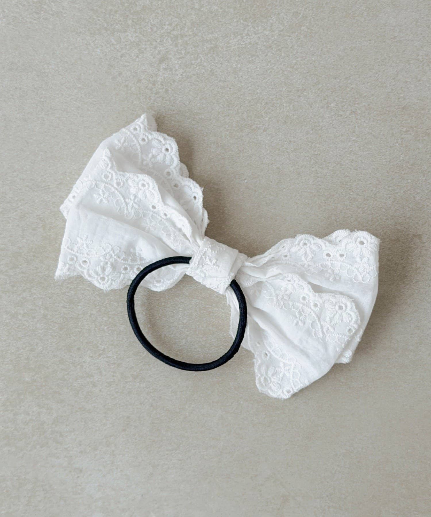 3COINS(スリーコインズ) コットンレースリボンポニー