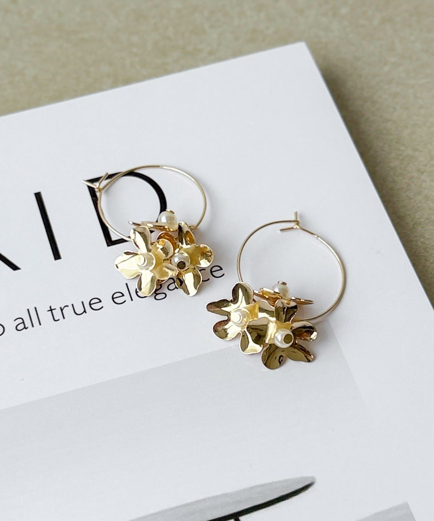 3COINS(スリーコインズ) フラワーフープピアス