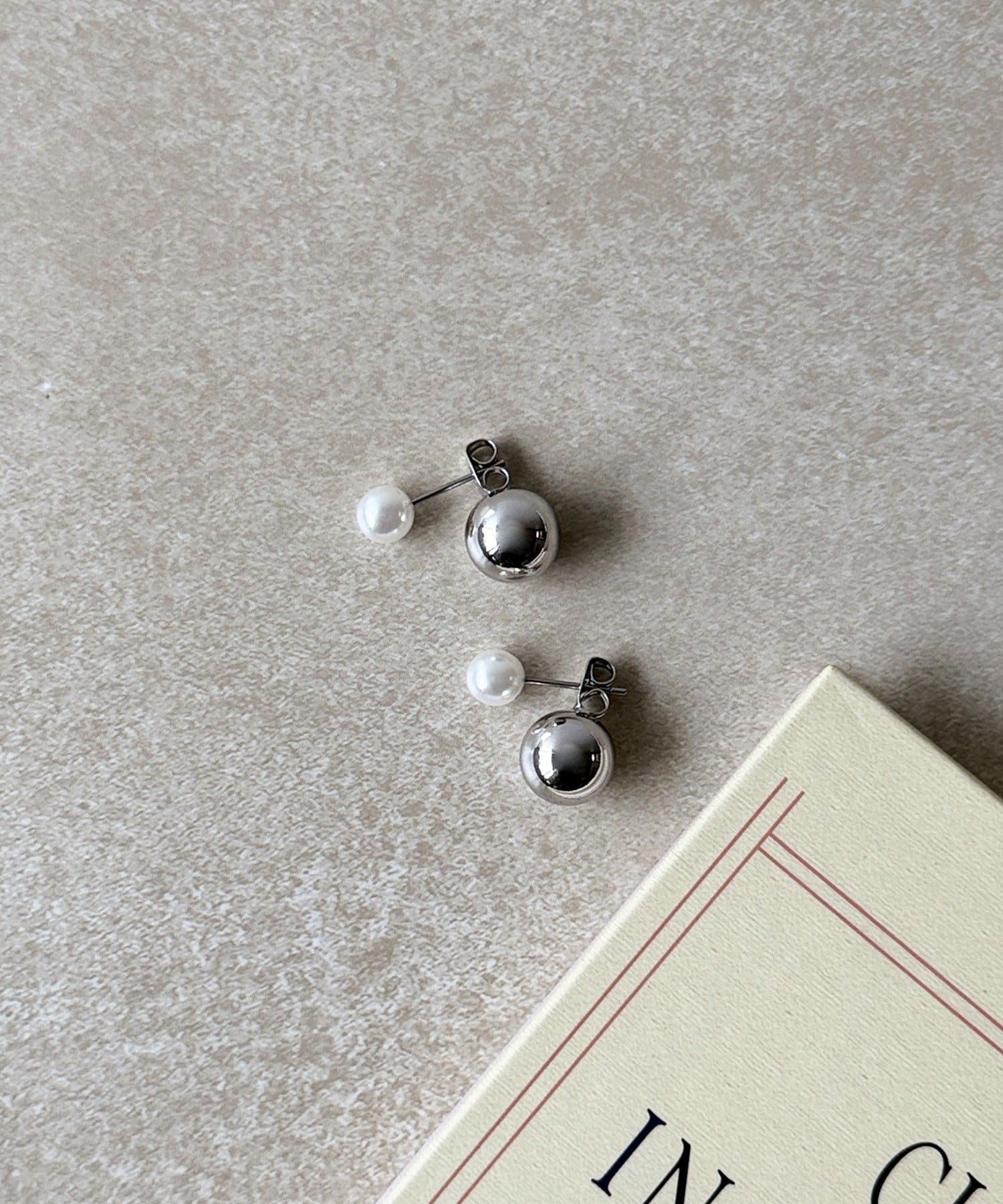 3COINS(スリーコインズ) パールメタルバックデザインピアス