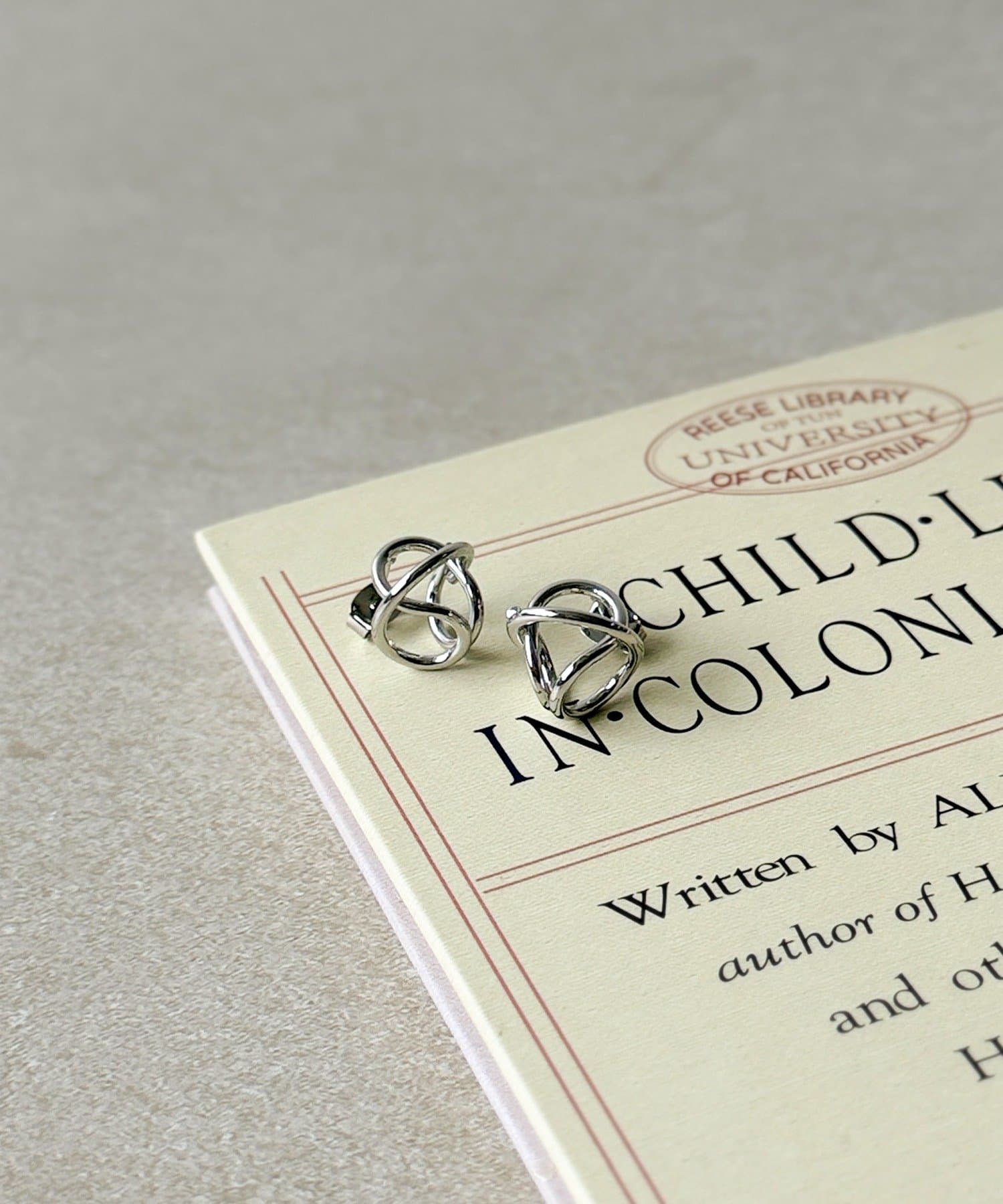 3COINS(スリーコインズ) メタルデザインピアス