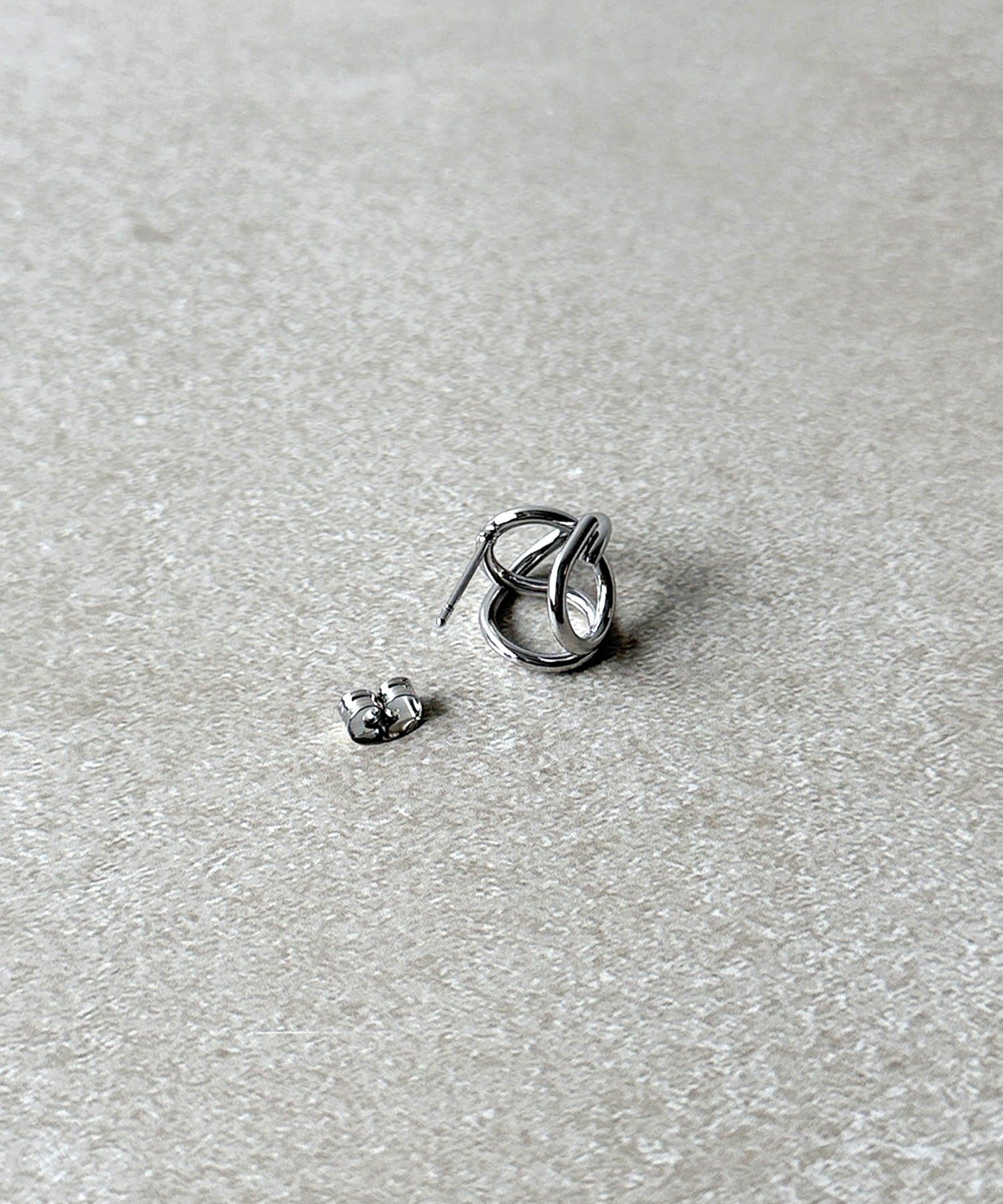 3COINS(スリーコインズ) メタルデザインピアス