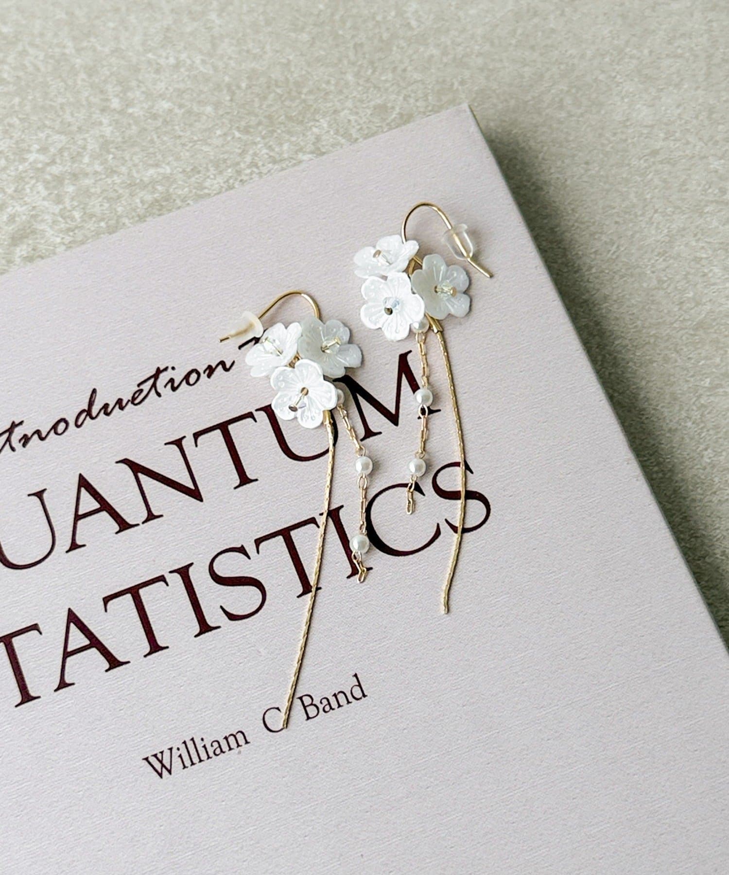 3COINS(スリーコインズ) 花パールじゃらピアス