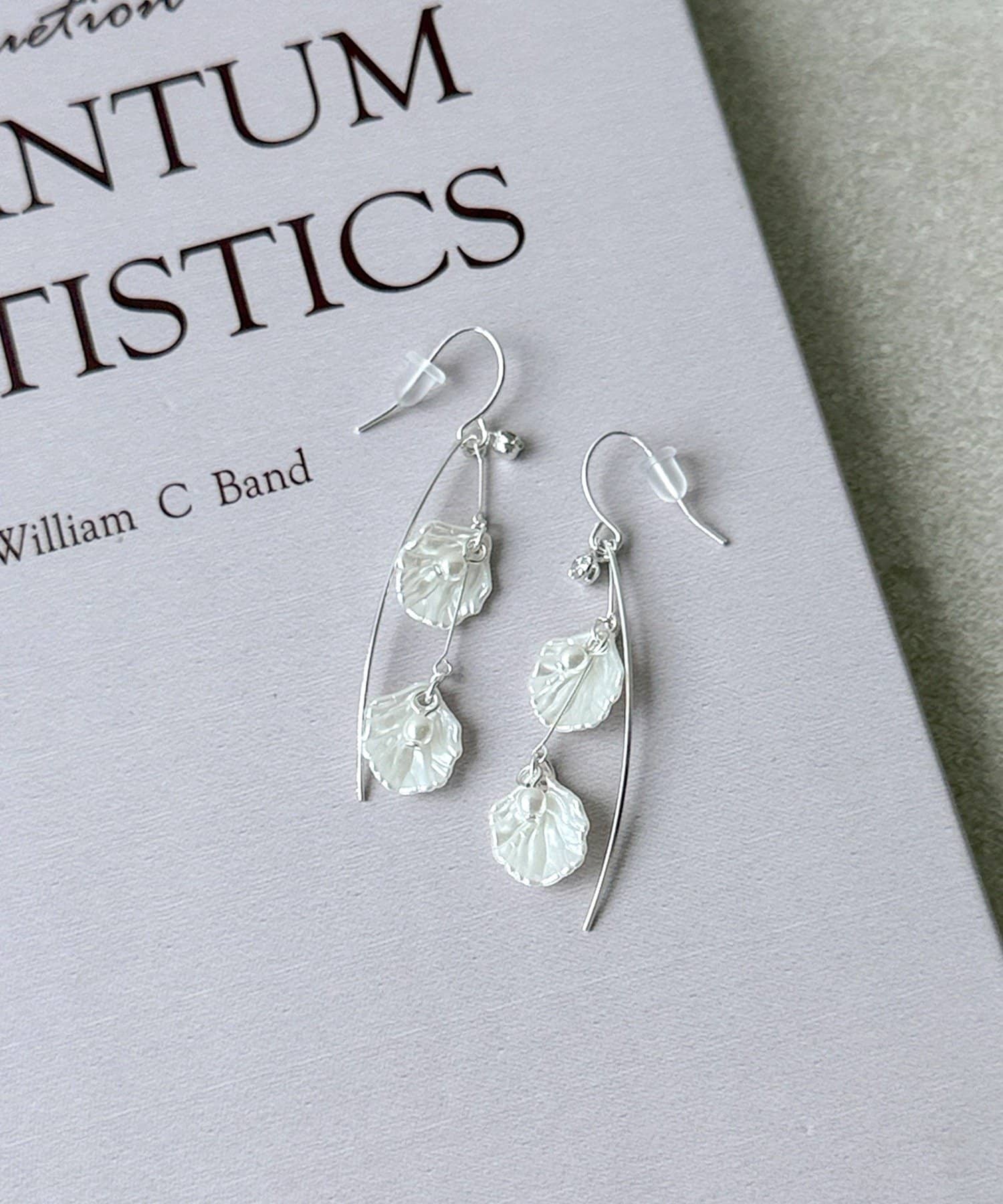 3COINS(スリーコインズ) 花びらパールピアス