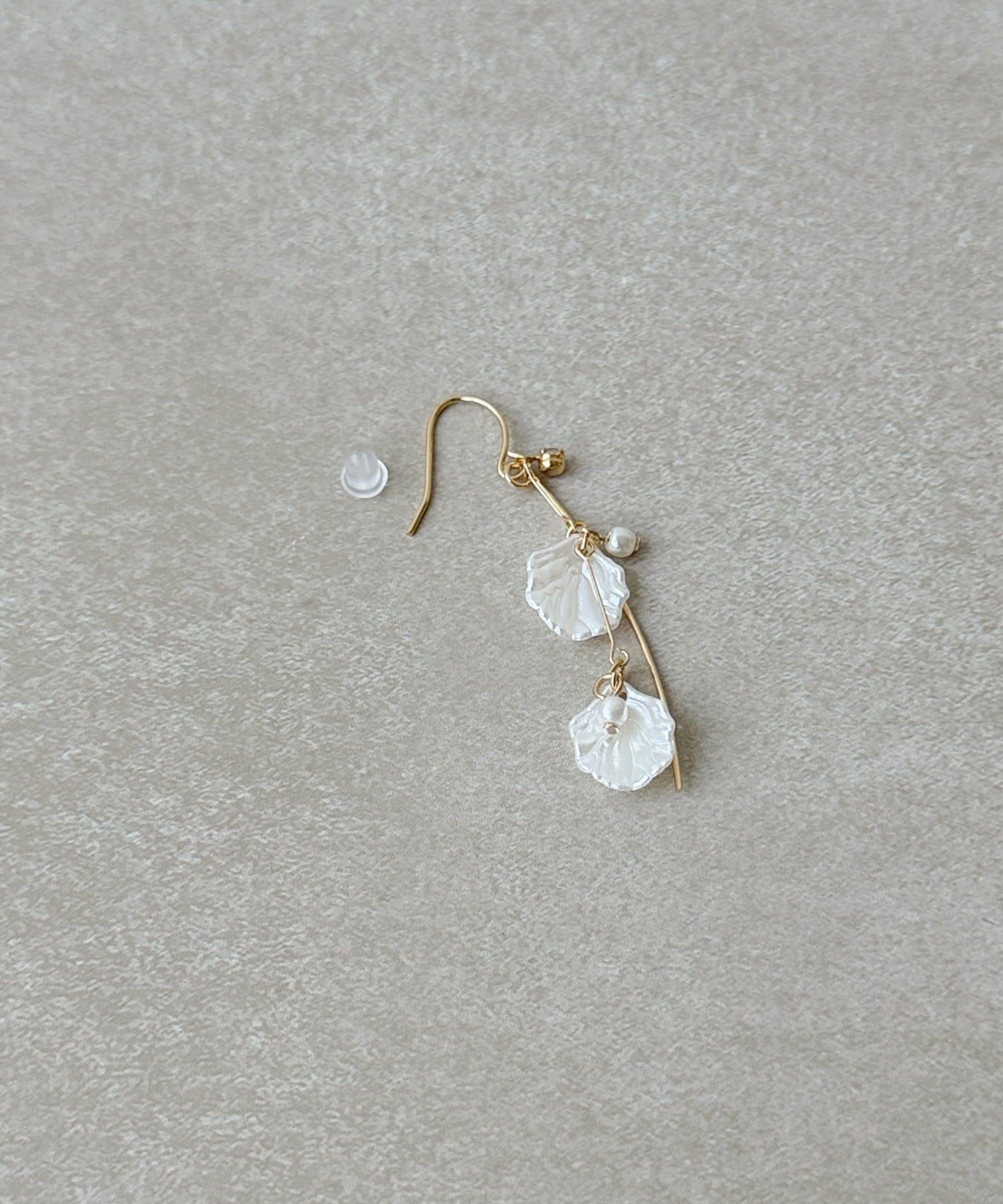 3COINS(スリーコインズ) 花びらパールピアス