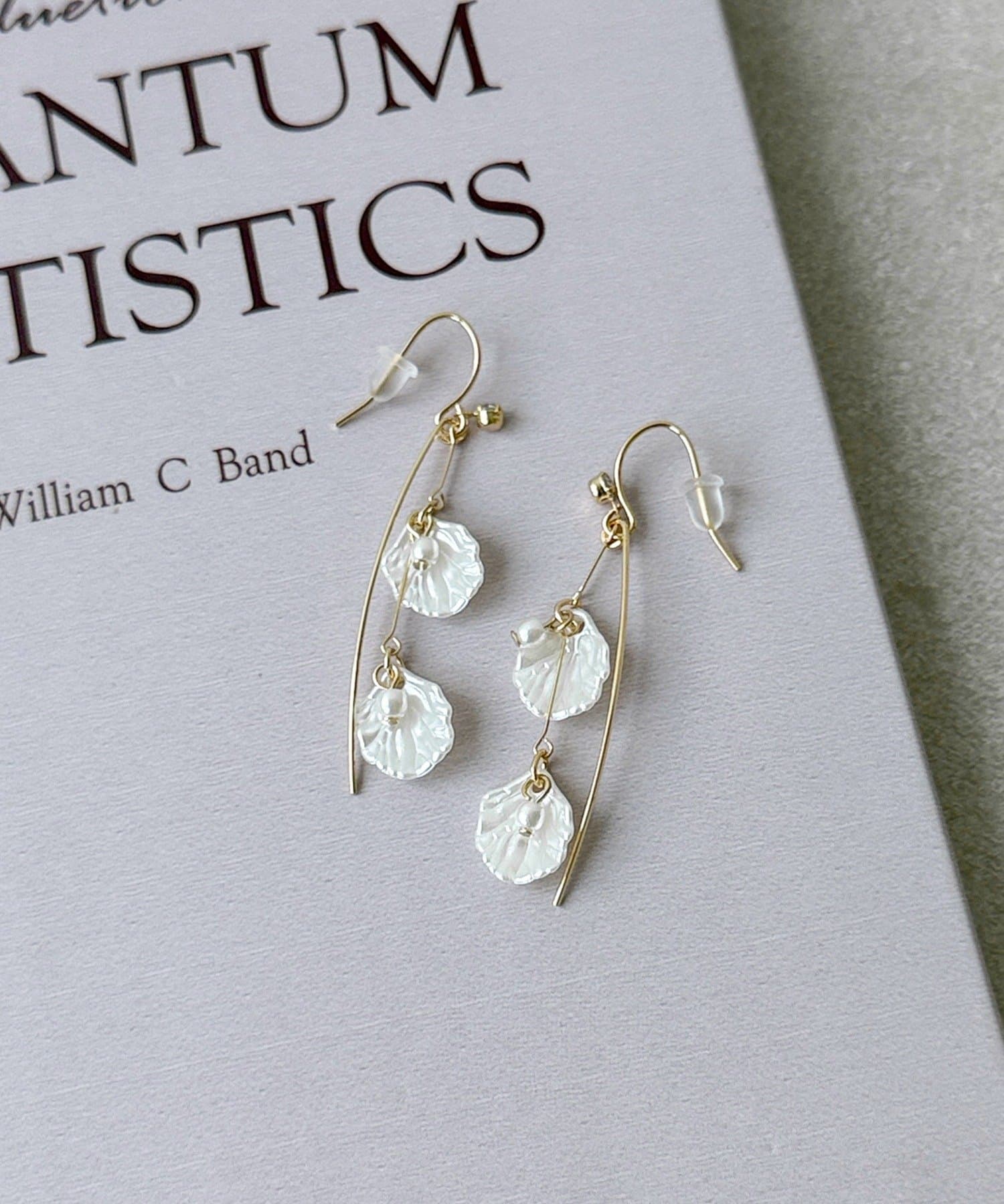 3COINS(スリーコインズ) 花びらパールピアス