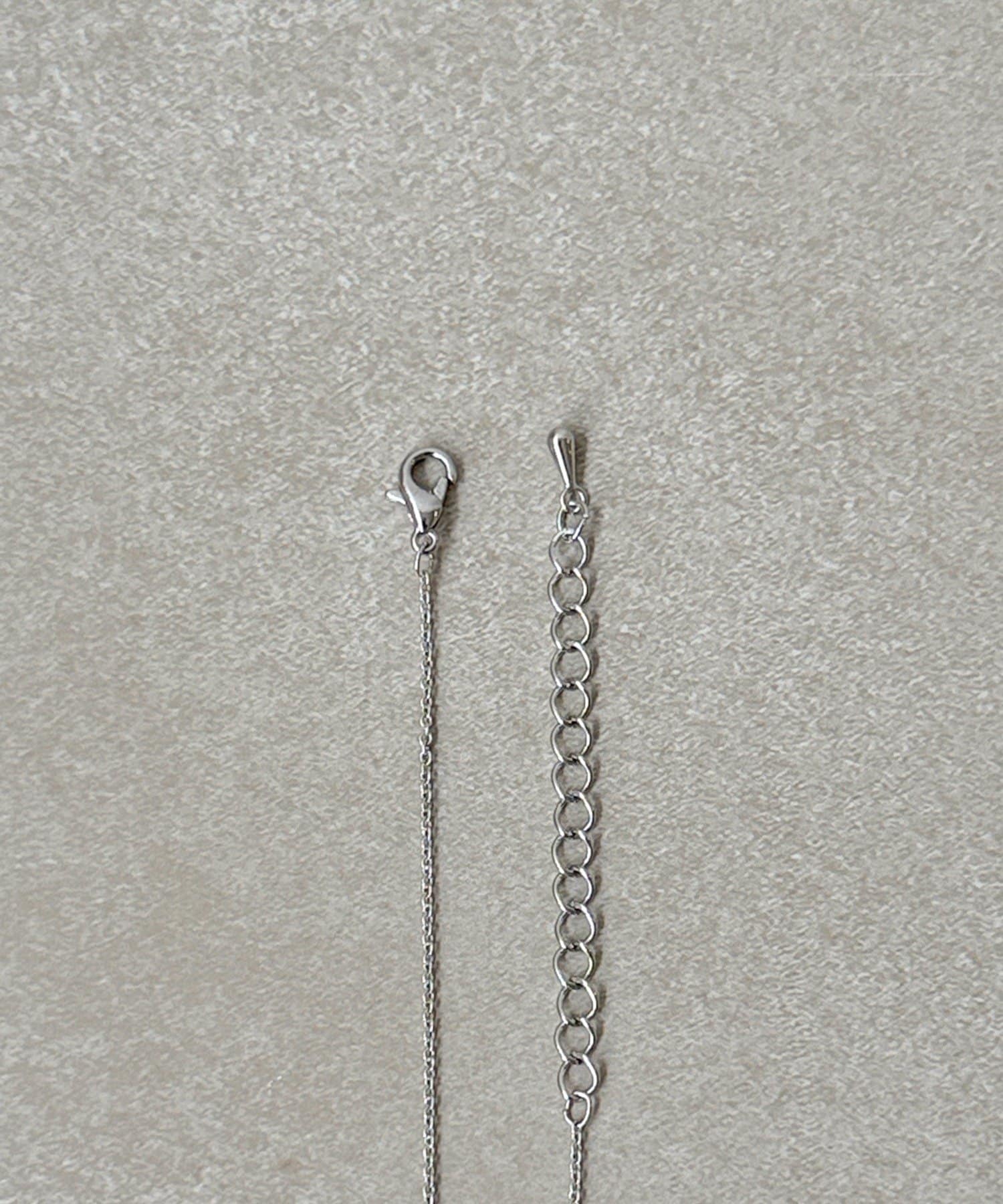 3COINS(スリーコインズ) キラキラリボンショートネックレス