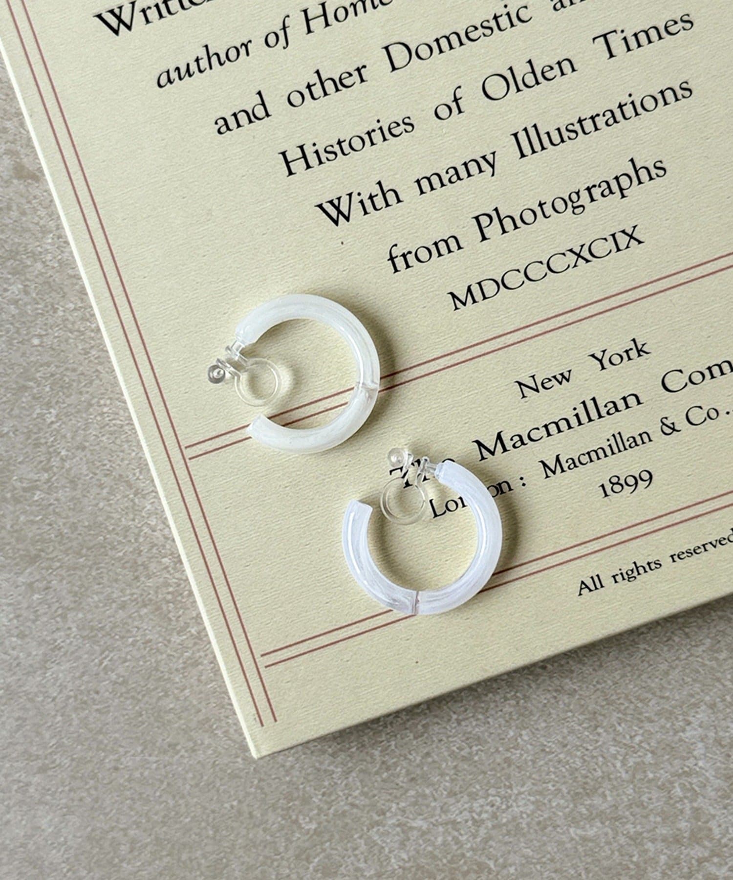 3COINS(スリーコインズ) マーブルフープ樹脂イヤリング