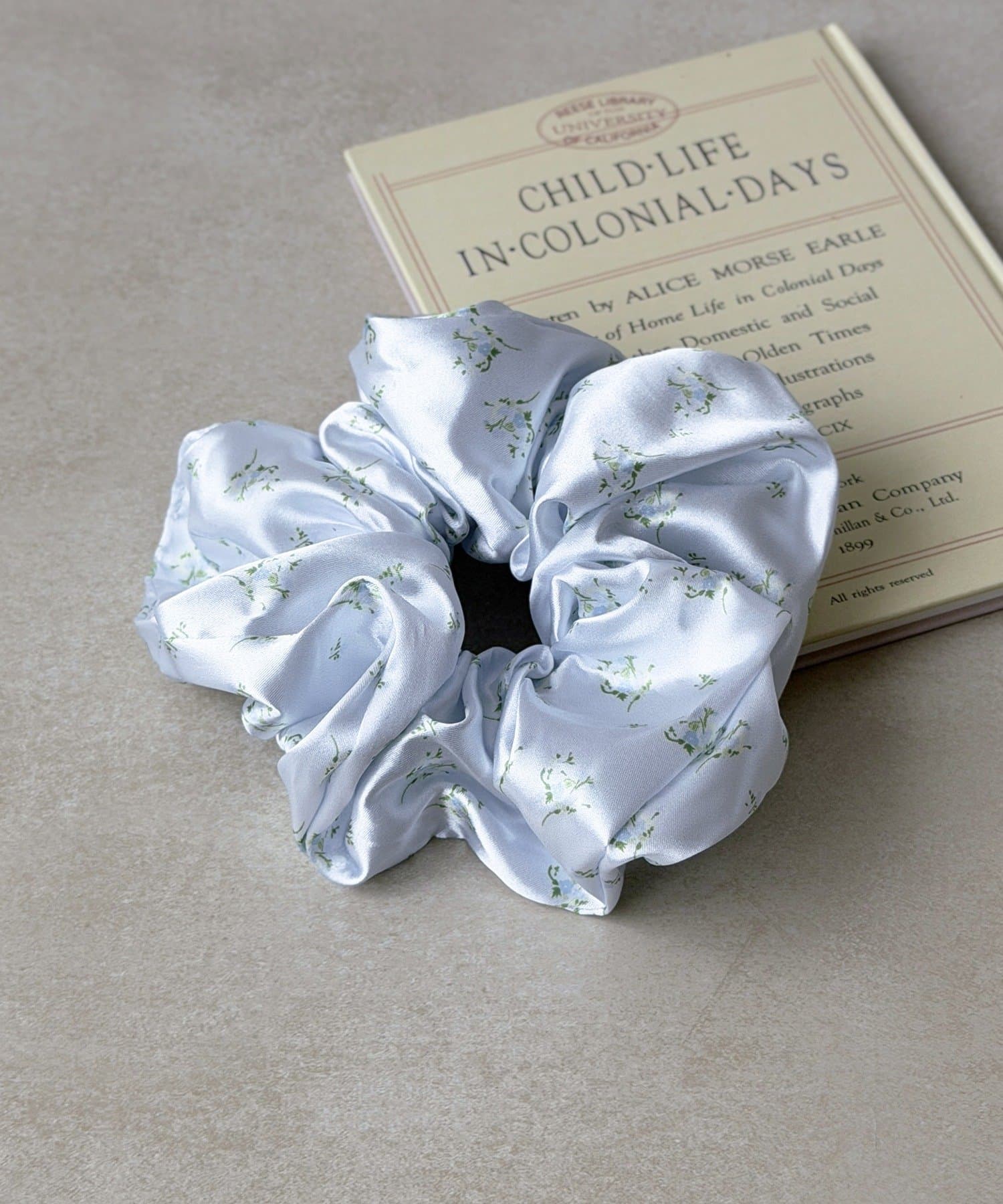 3COINS(スリーコインズ) 小花柄シュシュ