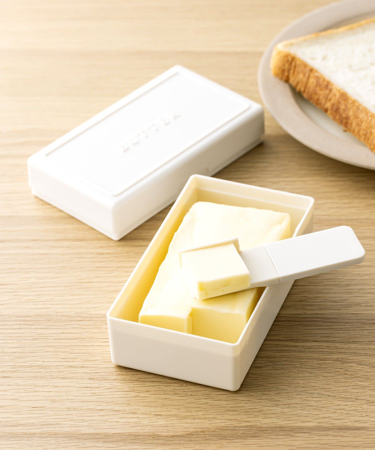3COINS(スリーコインズ) カッター付きバターケース：200g／KITINTO