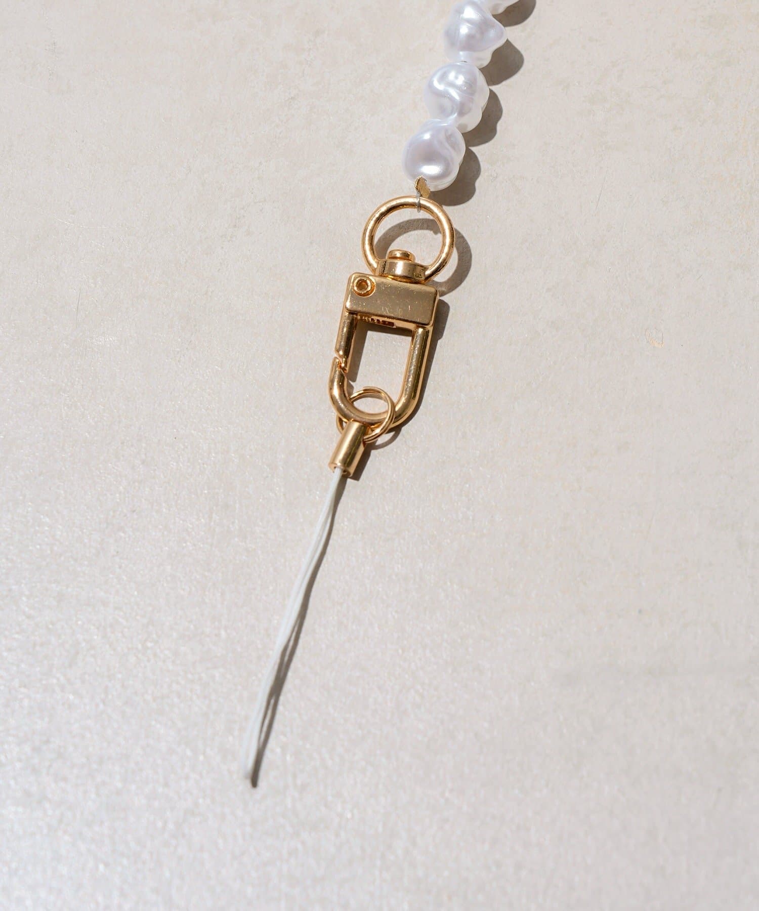 3COINS(スリーコインズ) 《WEB先行販売》パールビーズショルダーストラップ