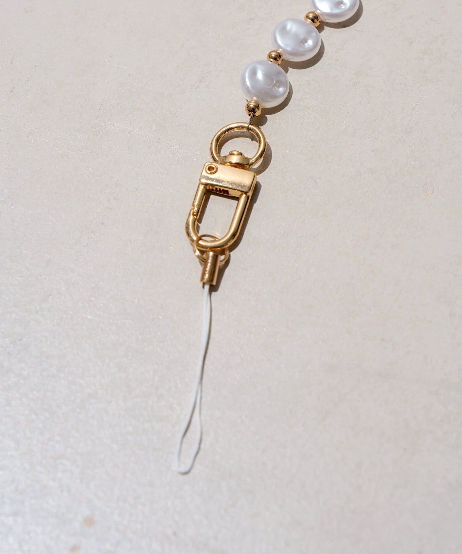 3COINS(スリーコインズ) 《WEB先行販売》ラウンドパールショルダーストラップ