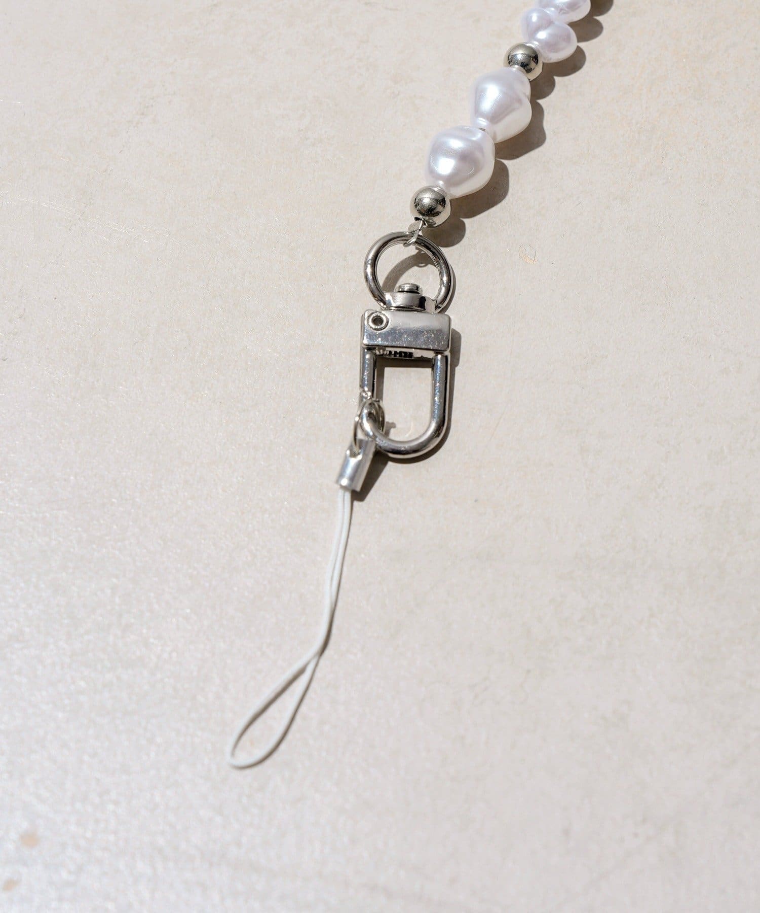 3COINS(スリーコインズ) 《WEB先行販売》ハートパールショルダーストラップ