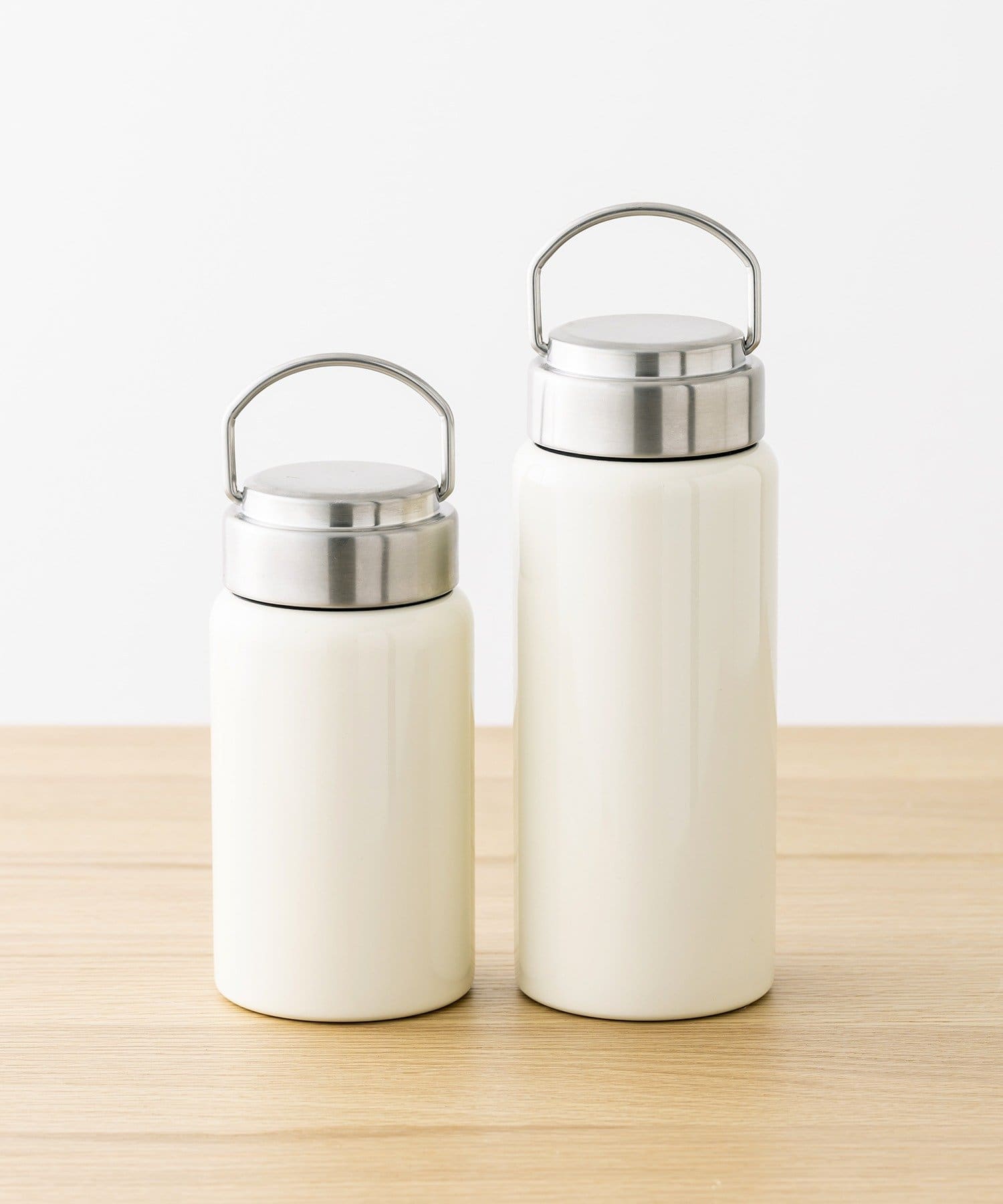 3COINS(スリーコインズ) ハンドルつきセラミックステンレスボトル：480ml／KITINTO