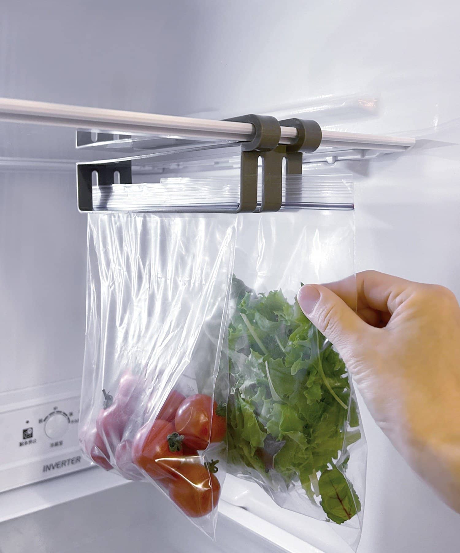 3COINS(スリーコインズ) 冷蔵庫棚下ジップバッグ収納トレイ／KITINTO