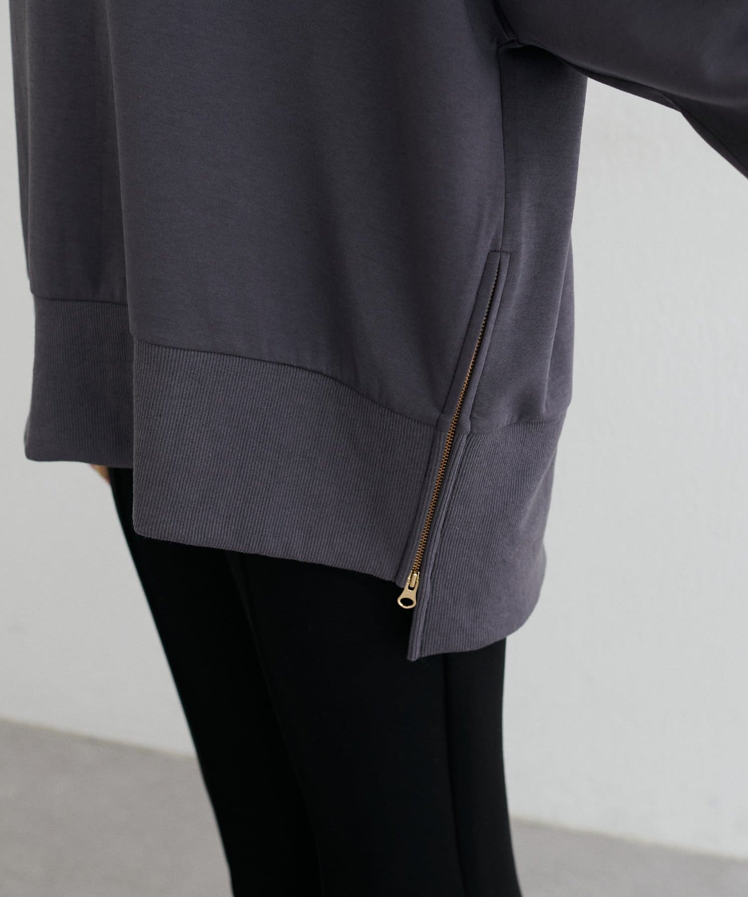 LARUTA(ラルータ) フード付スキッパーダンボールパーカー