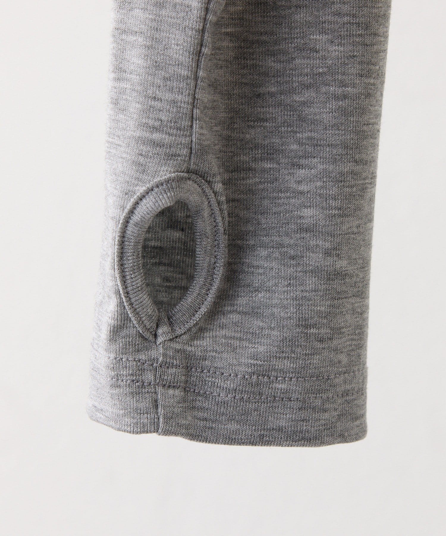 one after another NICE CLAUP(ワンアフターアナザー ナイスクラップ) ロゴプレート付きフーディーボレロ