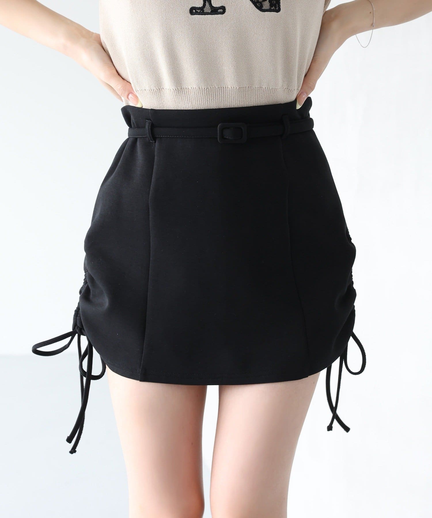 one after another NICE CLAUP(ワンアフターアナザー ナイスクラップ) ベルト付きサイドドロストミニスカート