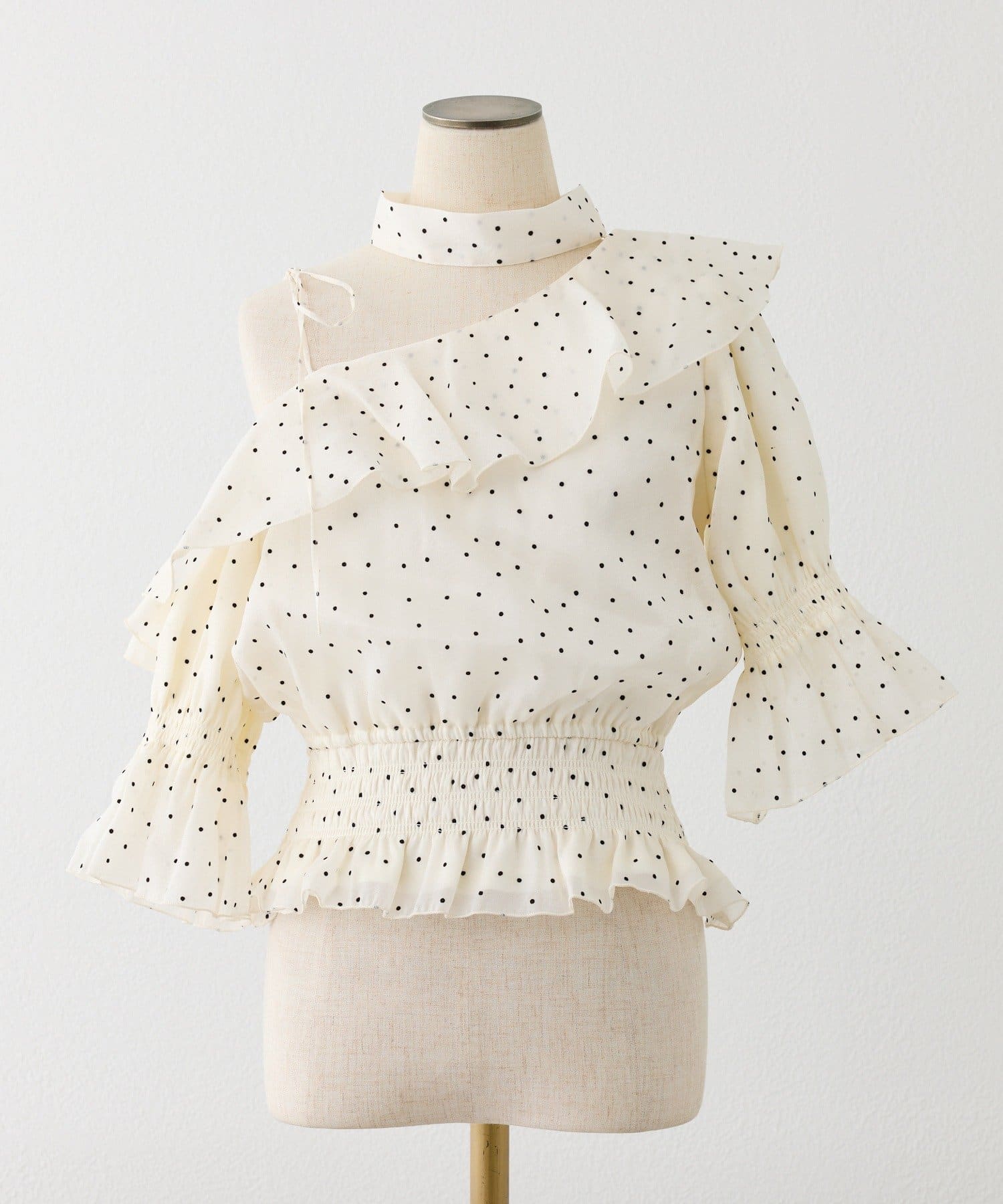 one after another NICE CLAUP(ワンアフターアナザー ナイスクラップ) 2WAYワンショルフリル半袖ブラウス