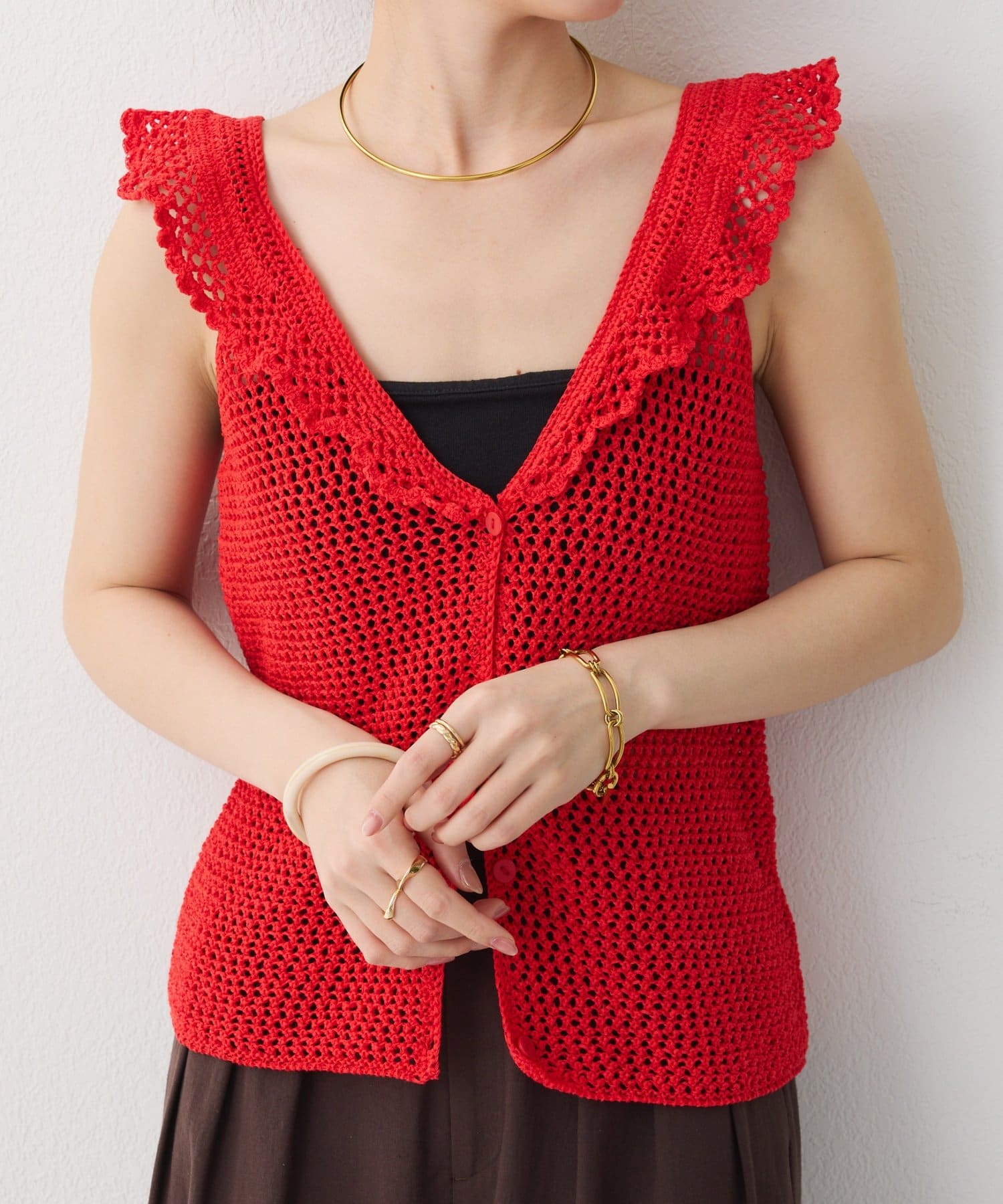 COLLAGE GALLARDAGALANTE(コラージュ ガリャルダガランテ) 【前後２通りで着れる】クロシェフリルニットベスト