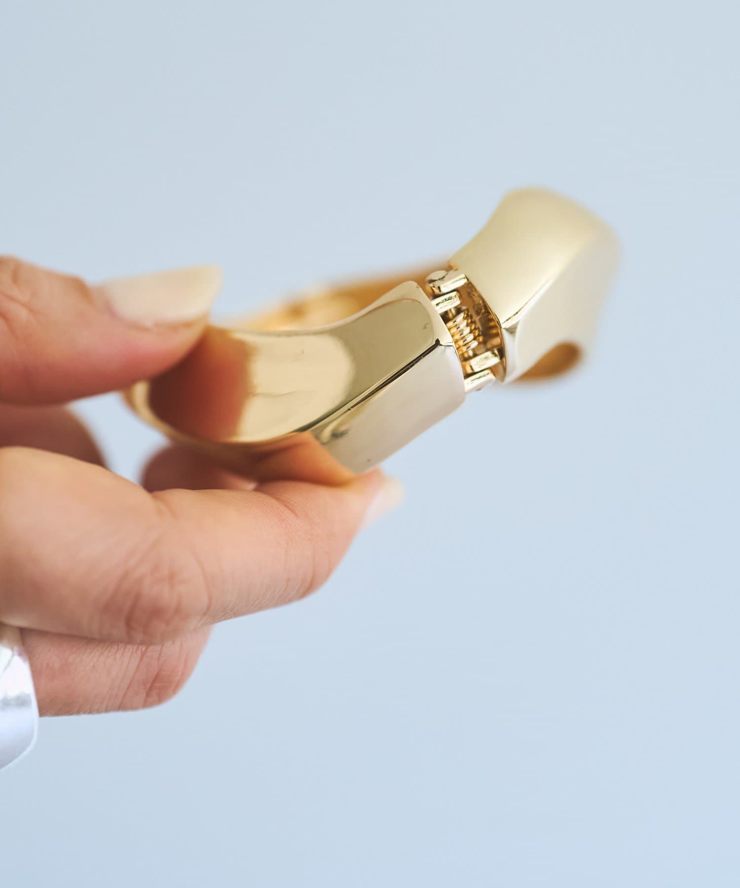 BEARDSLEY(ビアズリー) ニュアンスバングル《LIVETART》