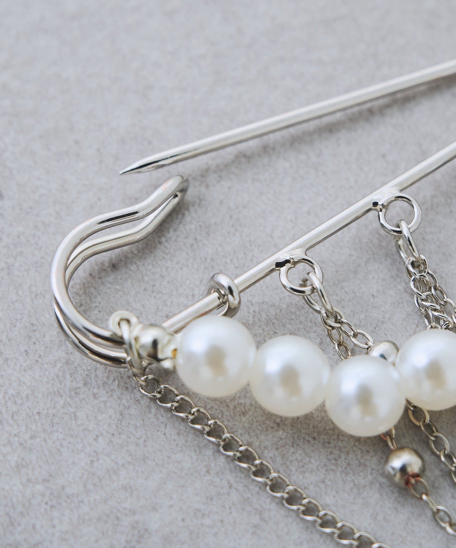 mystic(ミスティック) チェーンパールブローチ