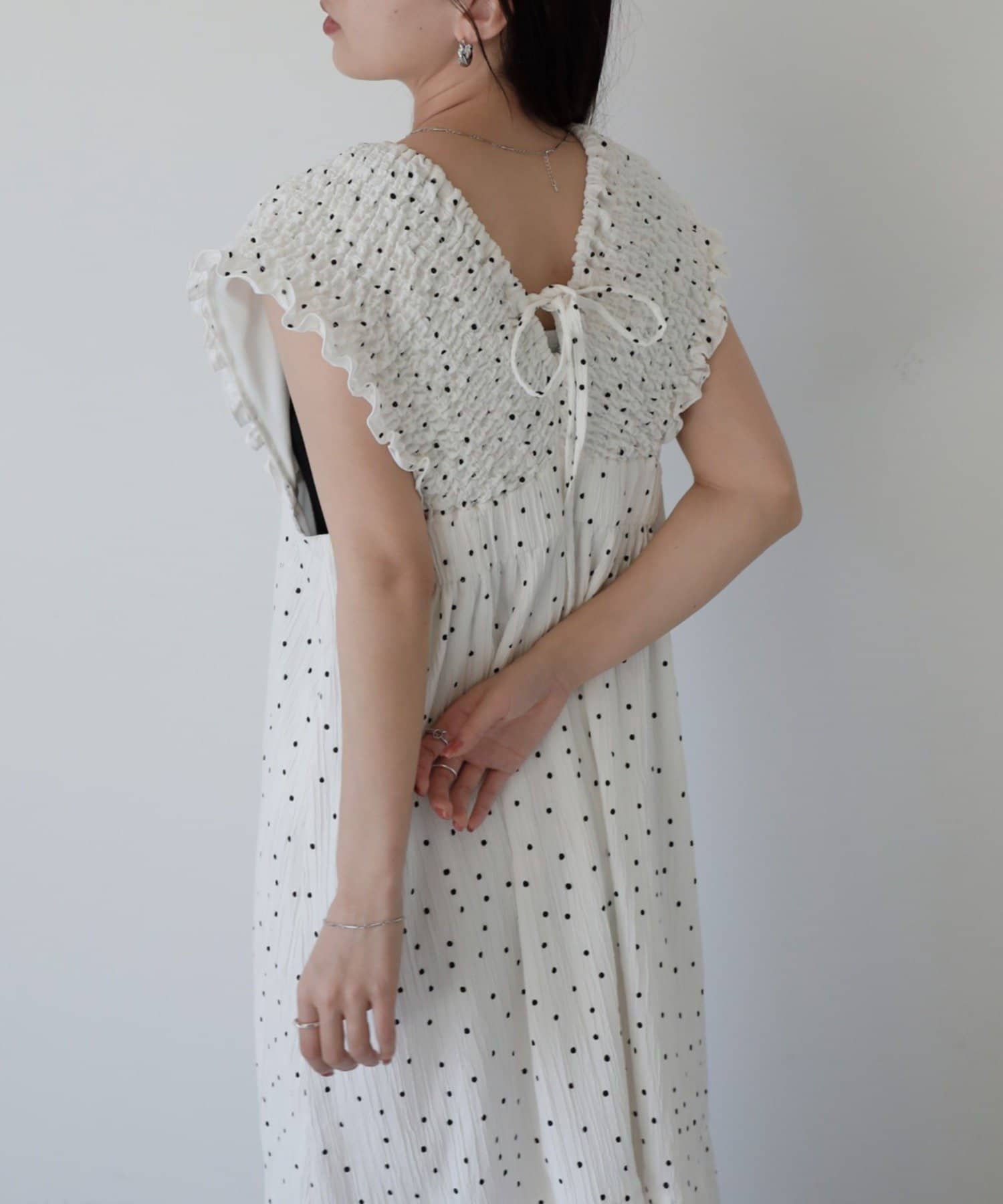 COLONY 2139(コロニー トゥーワンスリーナイン) バックリボンシャーリングワンピース