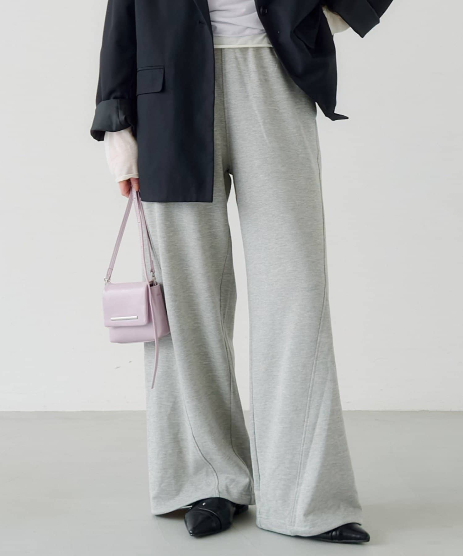 Kastane(カスタネ) 【3.20(金)12:00発売/無地&花柄/2サイズ展開/低身長サイズ】フラワーステッチスウェットパンツ