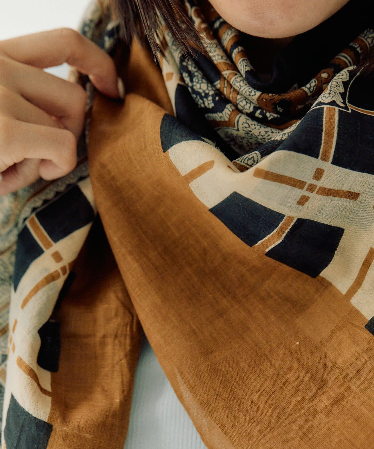 ear PAPILLONNER(イア パピヨネ) チェック×ペイズリー柄ストール