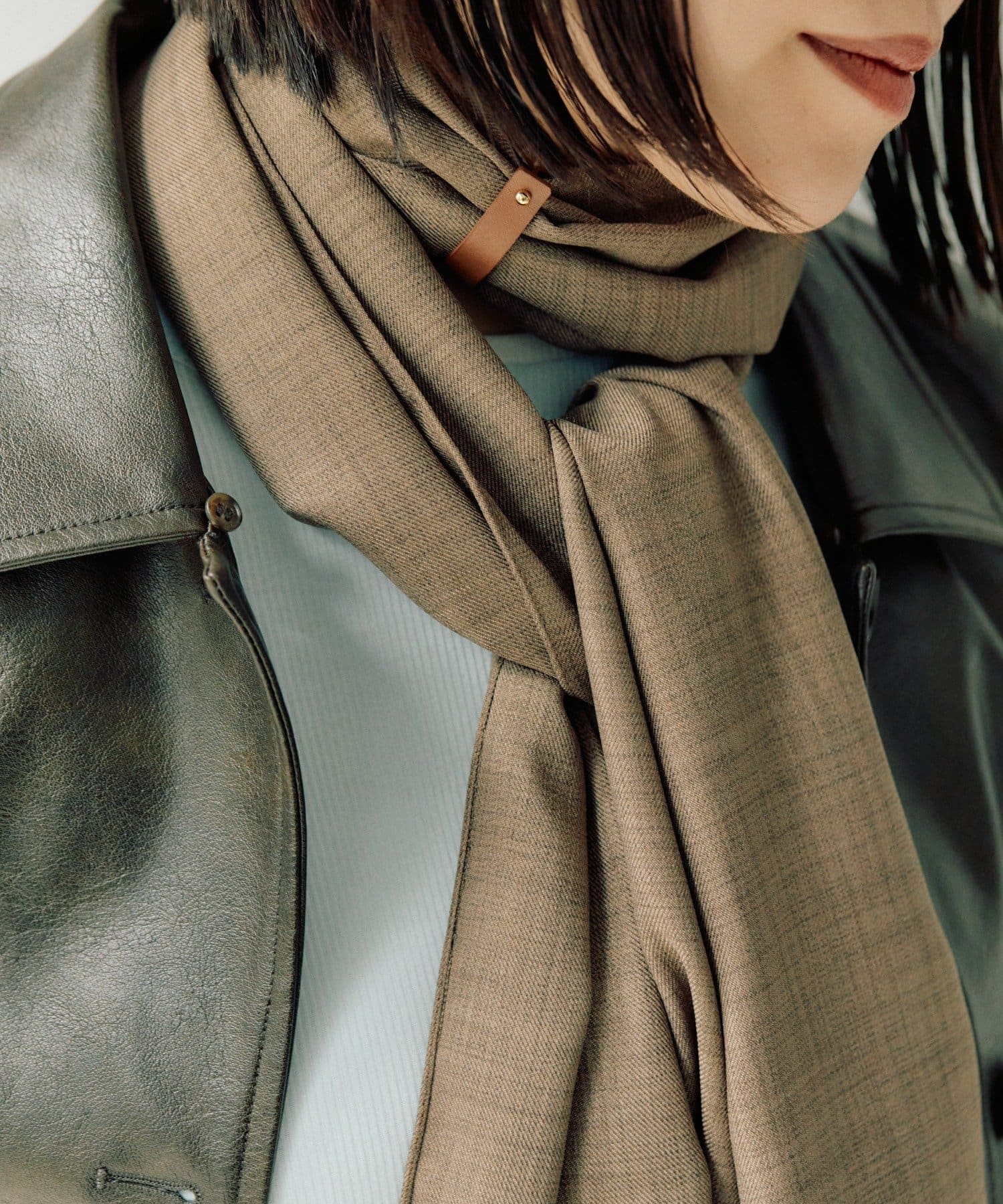 ear PAPILLONNER(イア パピヨネ) リング付き無地ロングストール