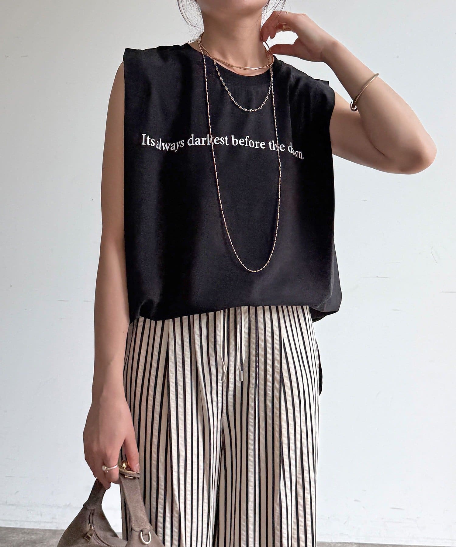 DOUDOU(ドゥドゥ) 【WEB限定】ロゴプリントノースリーブトップス