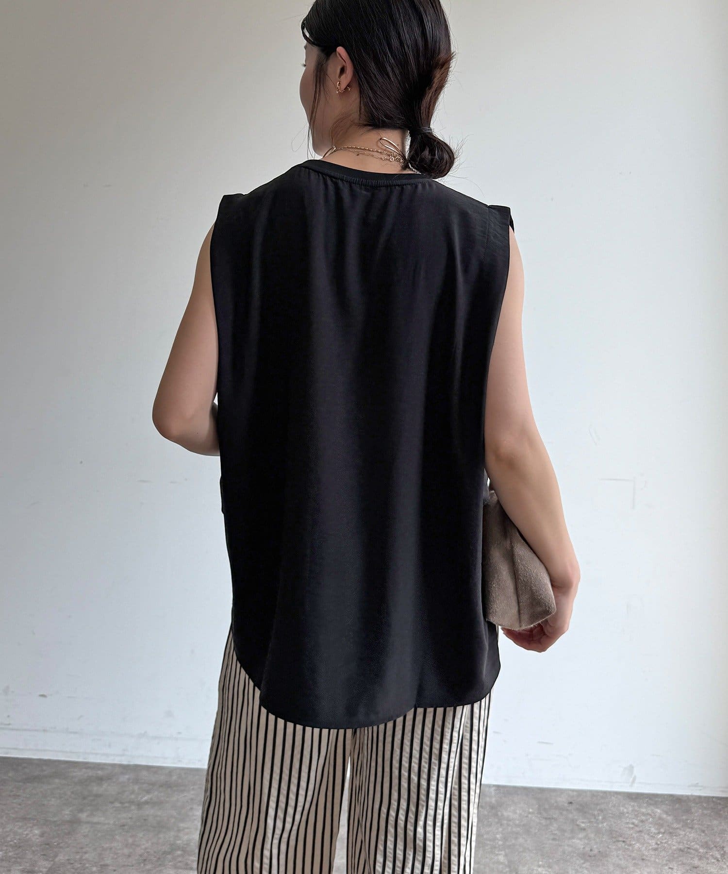 DOUDOU(ドゥドゥ) 【WEB限定】ロゴプリントノースリーブトップス