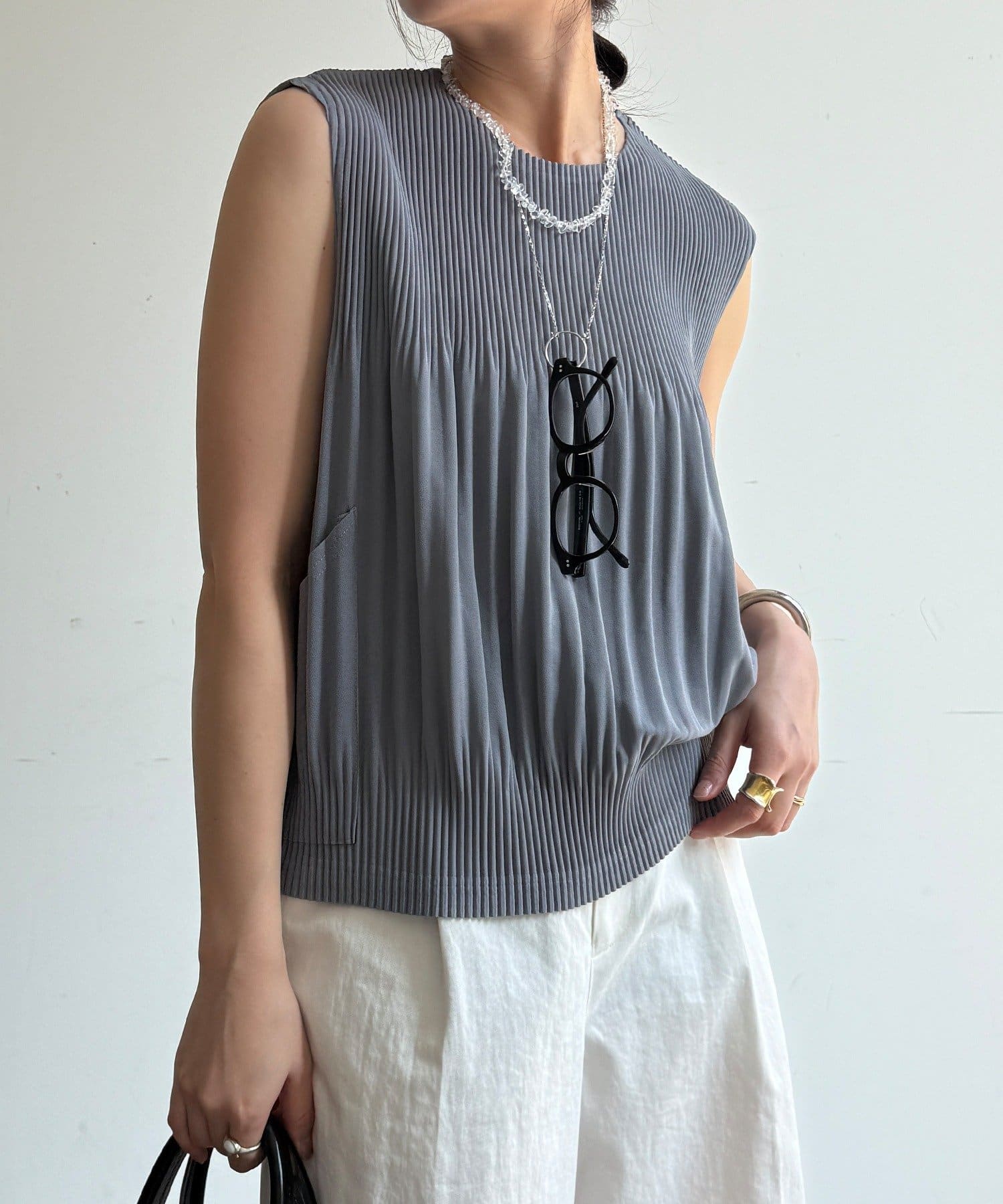 DOUDOU(ドゥドゥ) 【WEB限定】プリーツノースリーブトップス