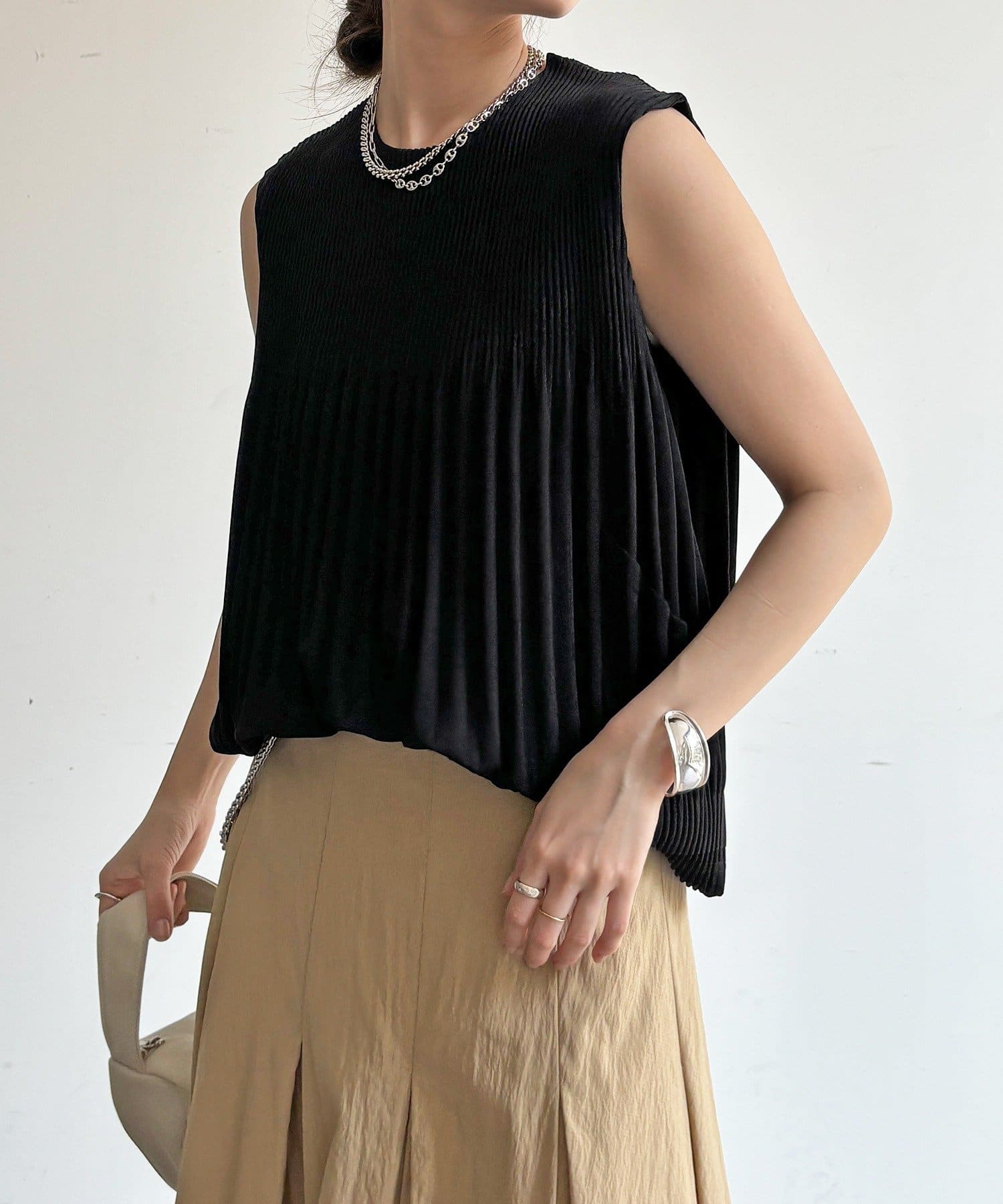 DOUDOU(ドゥドゥ) 【WEB限定】プリーツノースリーブトップス