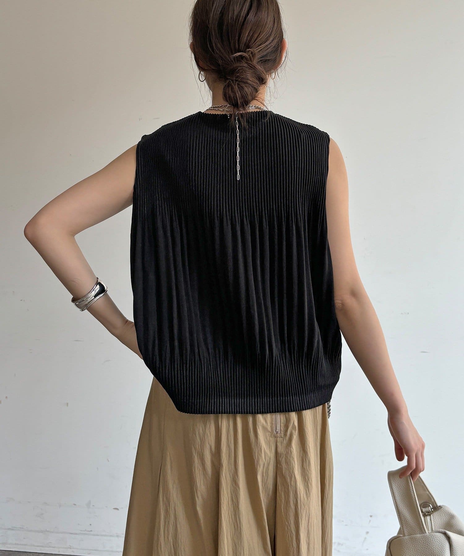 DOUDOU(ドゥドゥ) 【WEB限定】プリーツノースリーブトップス