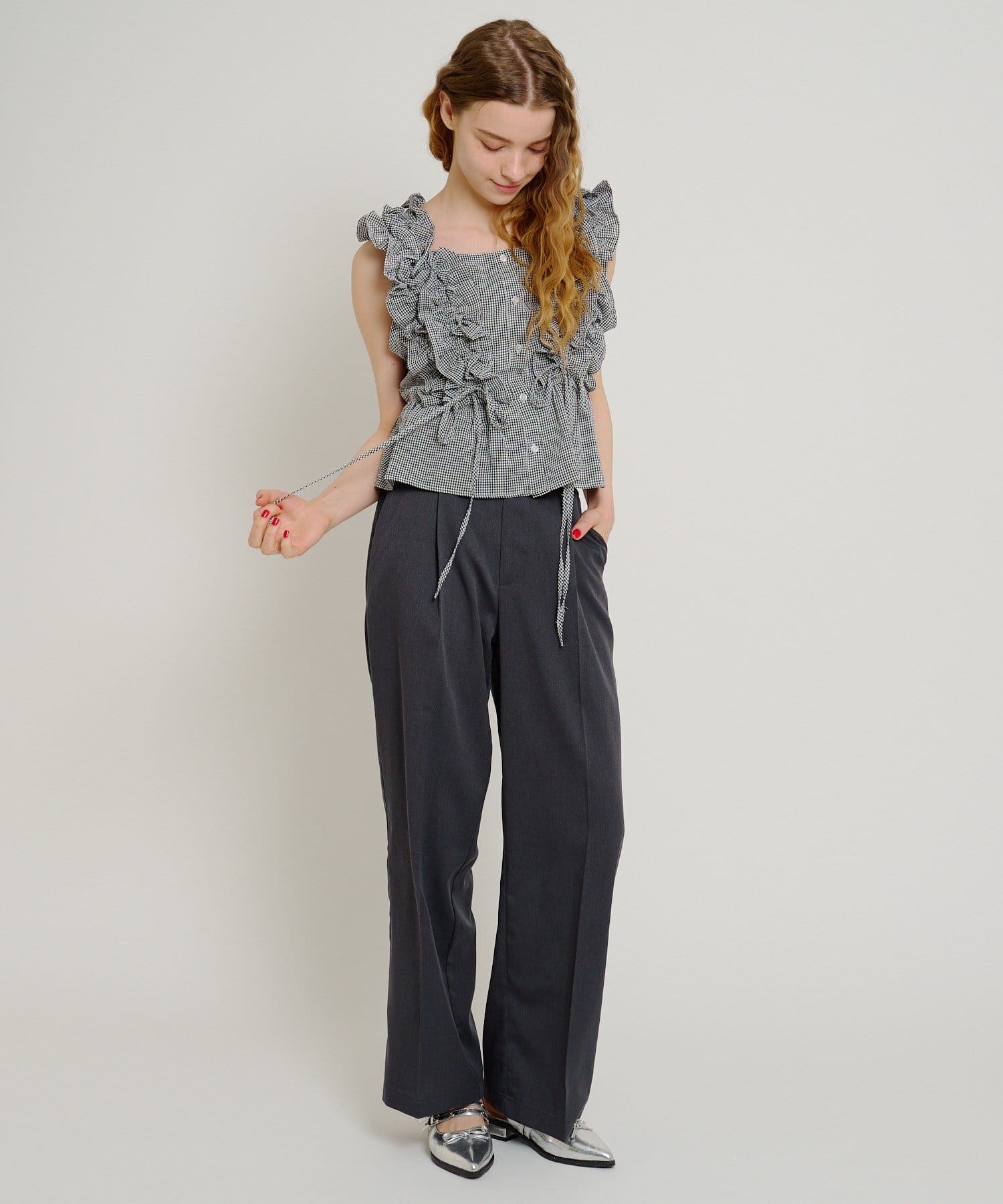 w closet(ダブルクローゼット) 【6色展開】フリフリノースリブラウス