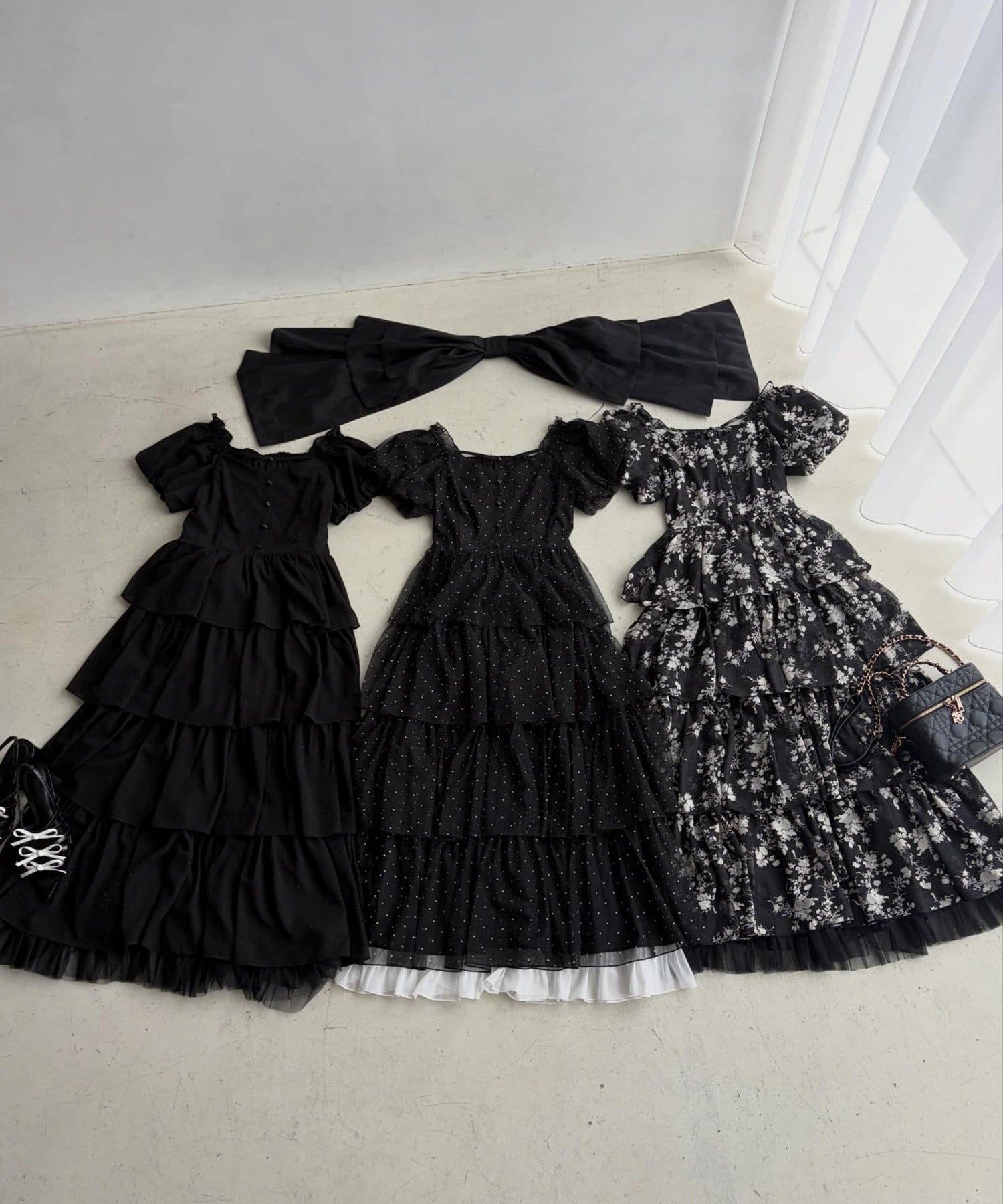 one after another NICE CLAUP(ワンアフターアナザー ナイスクラップ) 【Black Ribbon Collection】バックリボンティアードワンピ